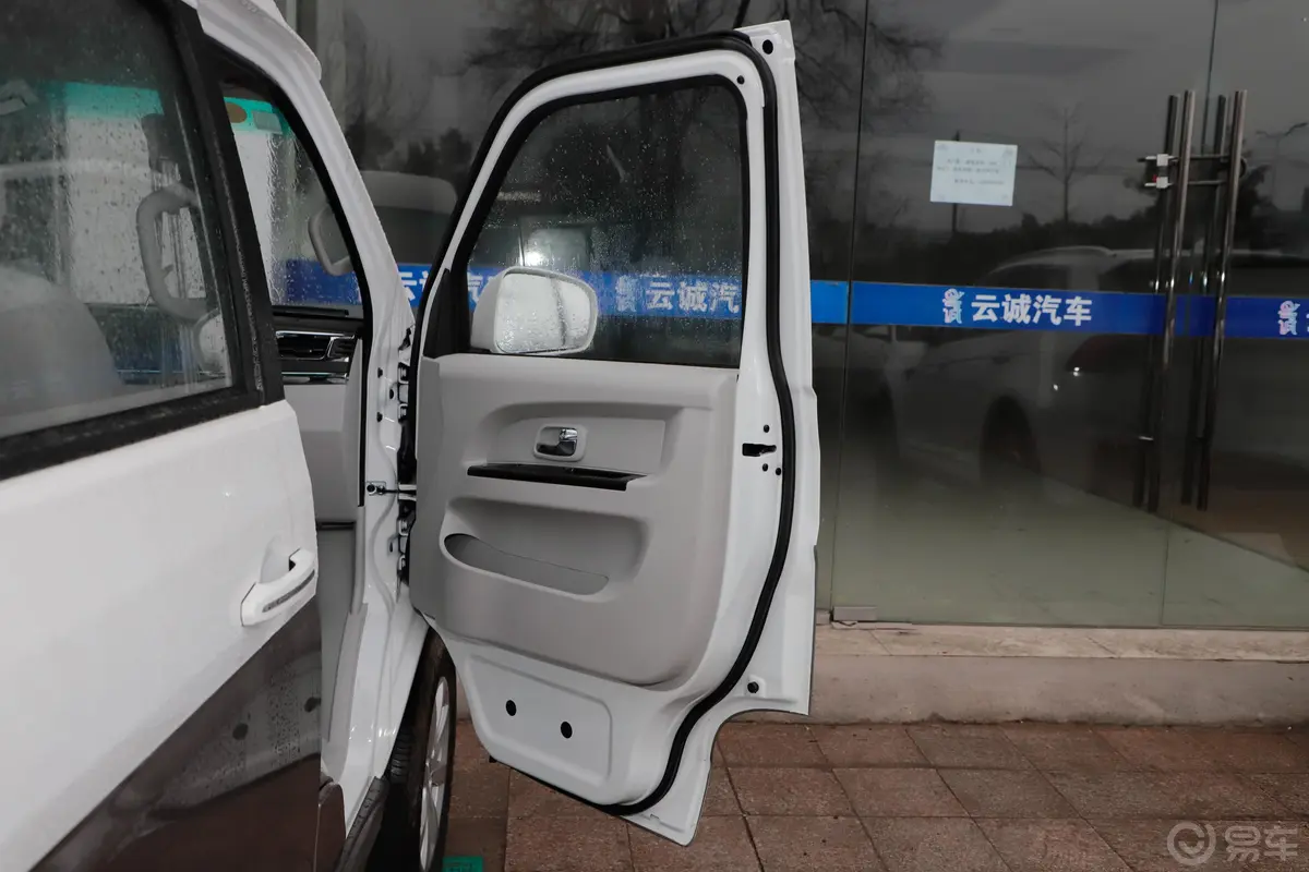 新海狮S客车 1.5L 手动 财富版 国V副驾驶员车门