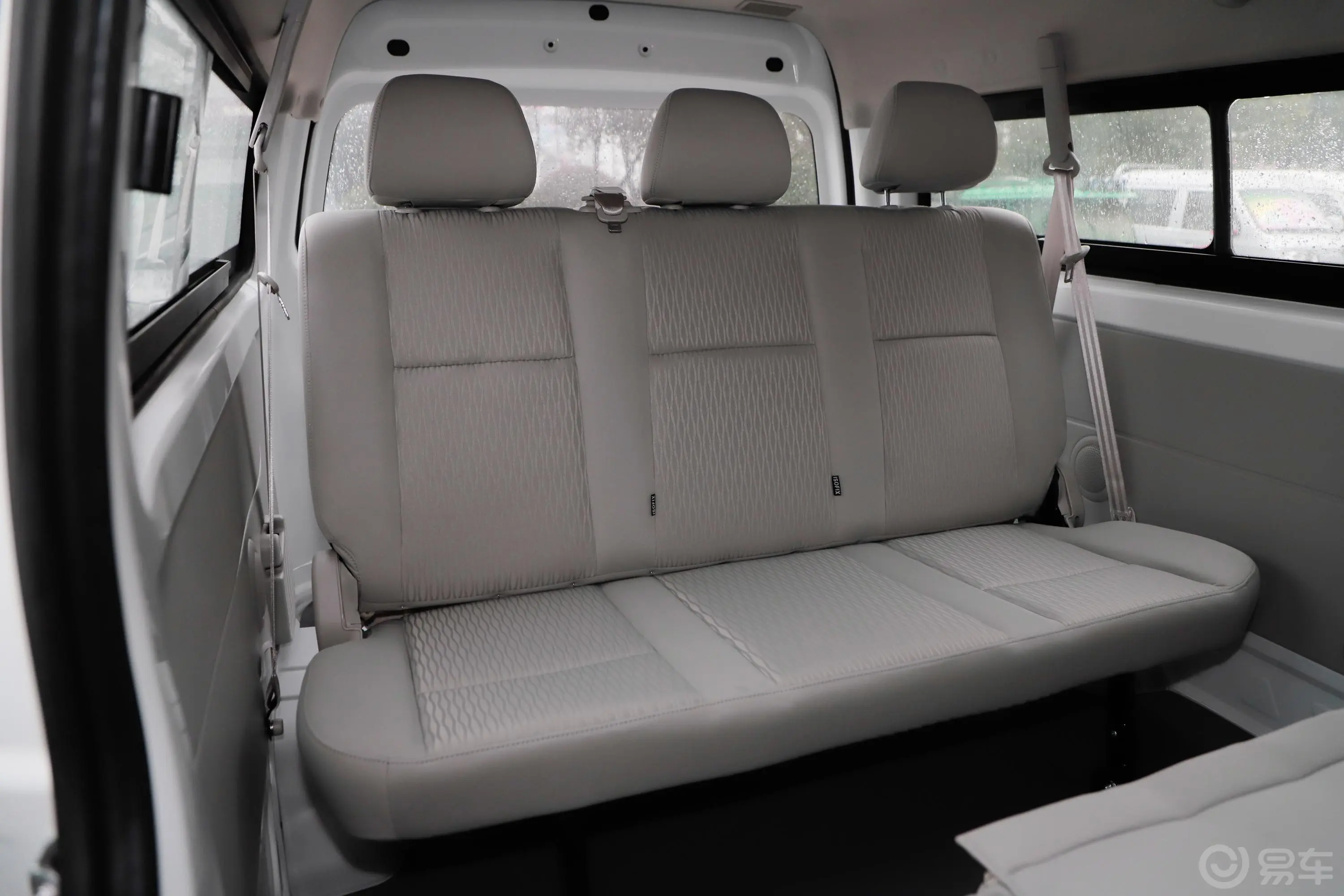 新海狮S客车 1.5L 手动 财富版 国V第三排座椅