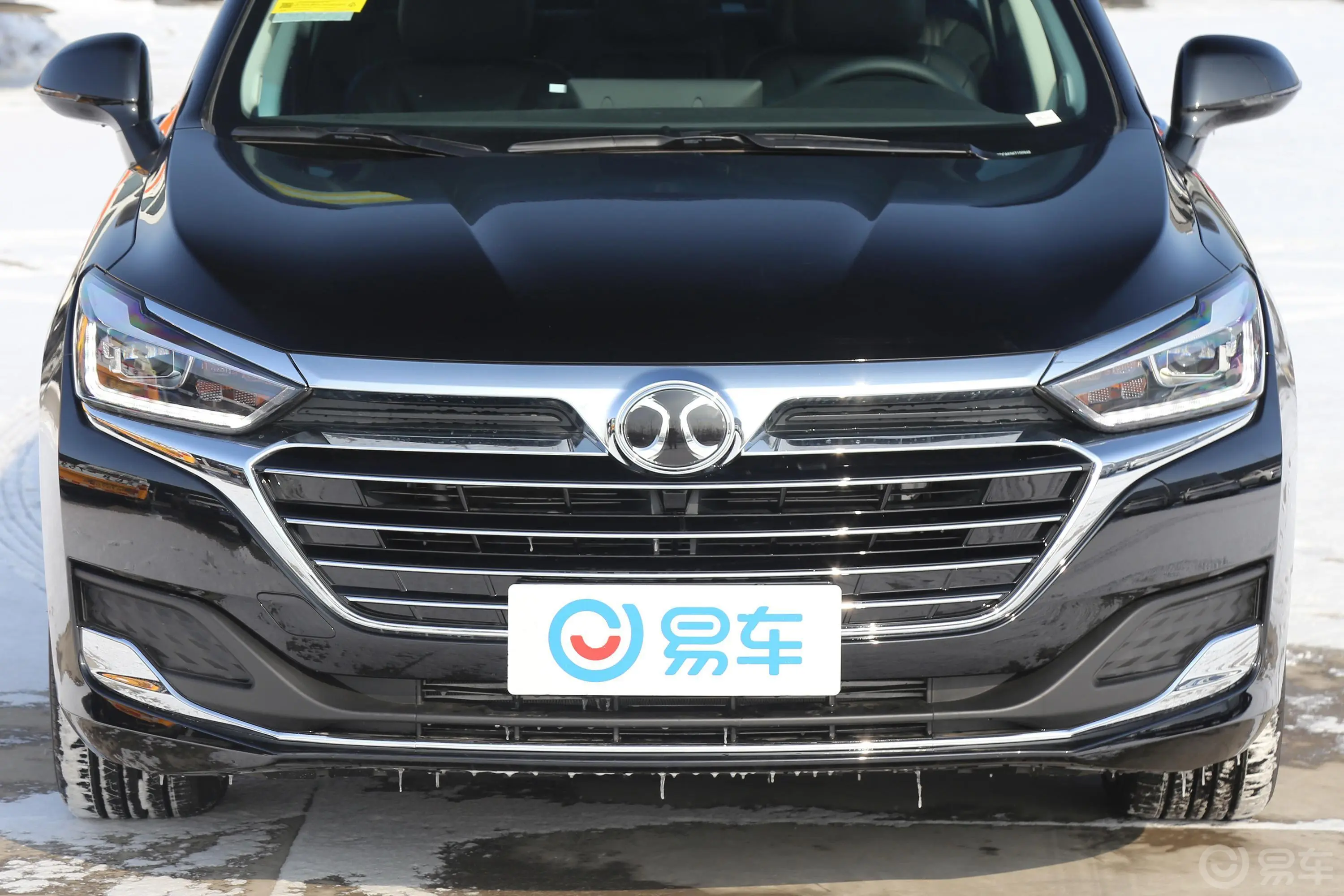 北京U71.5T CVT 精英版 国V外观