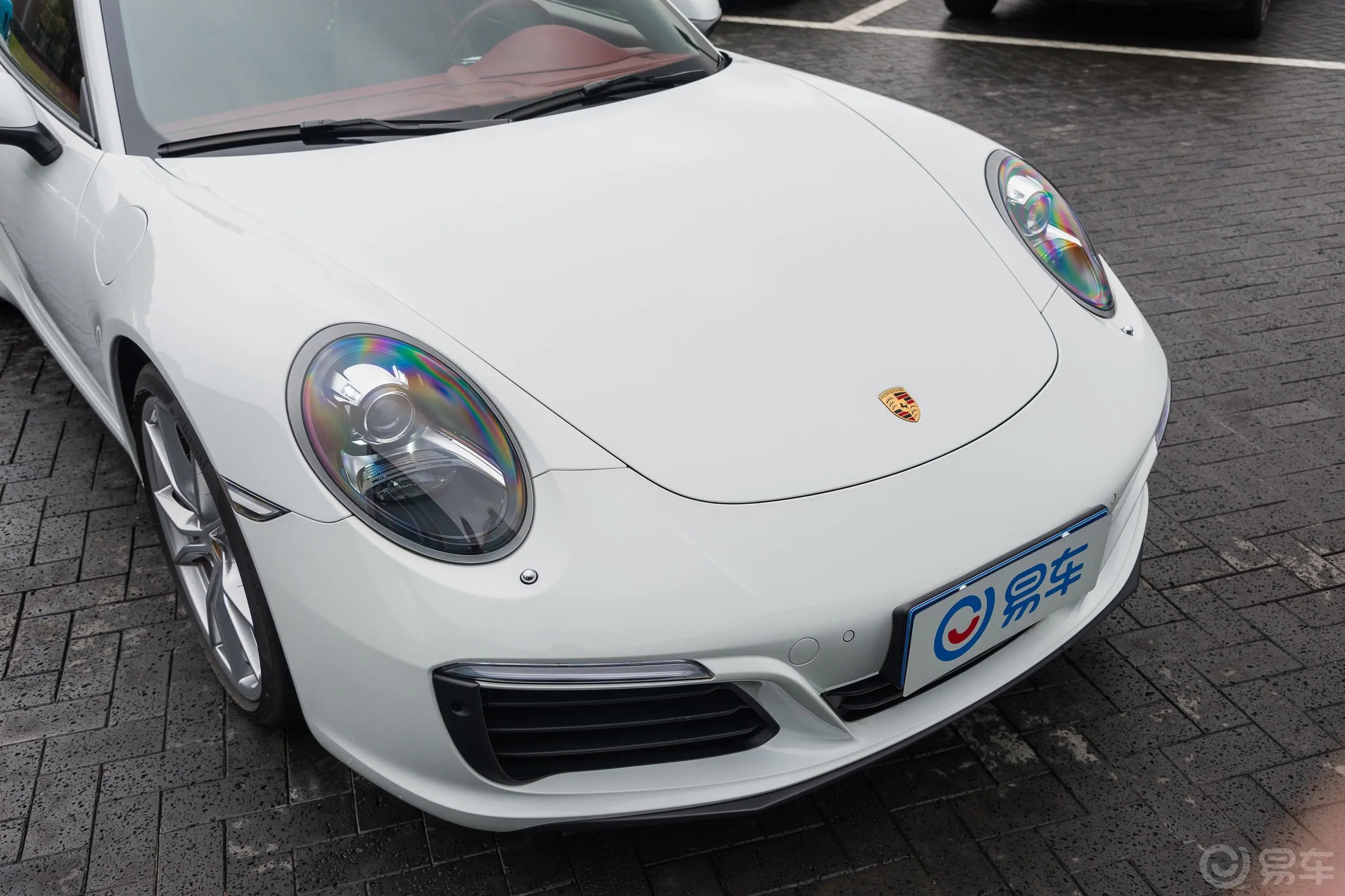 保时捷911Carrera S 3.0T前格栅侧俯拍