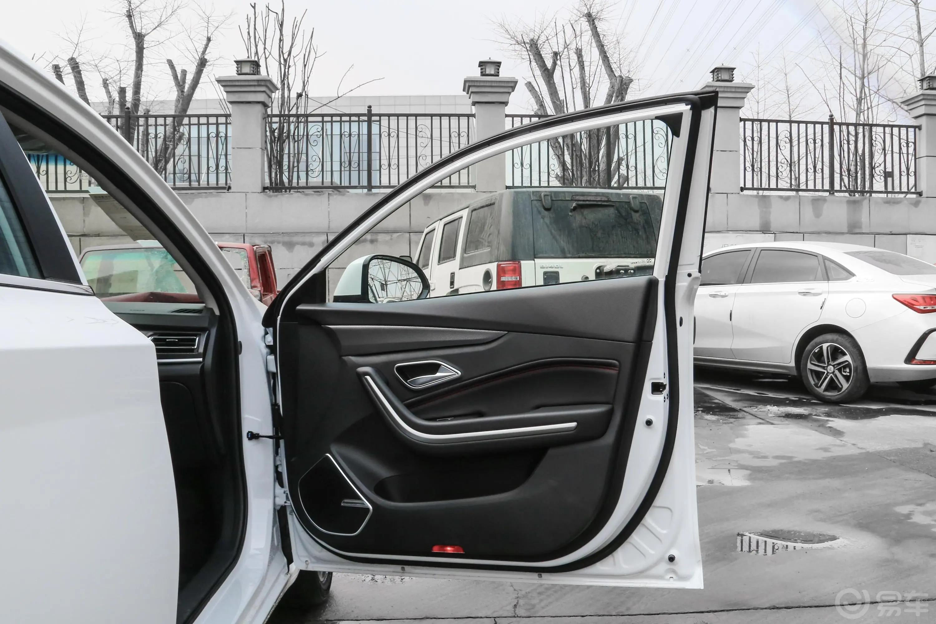 北京U71.5T 手动 精英版 国V副驾驶员车门