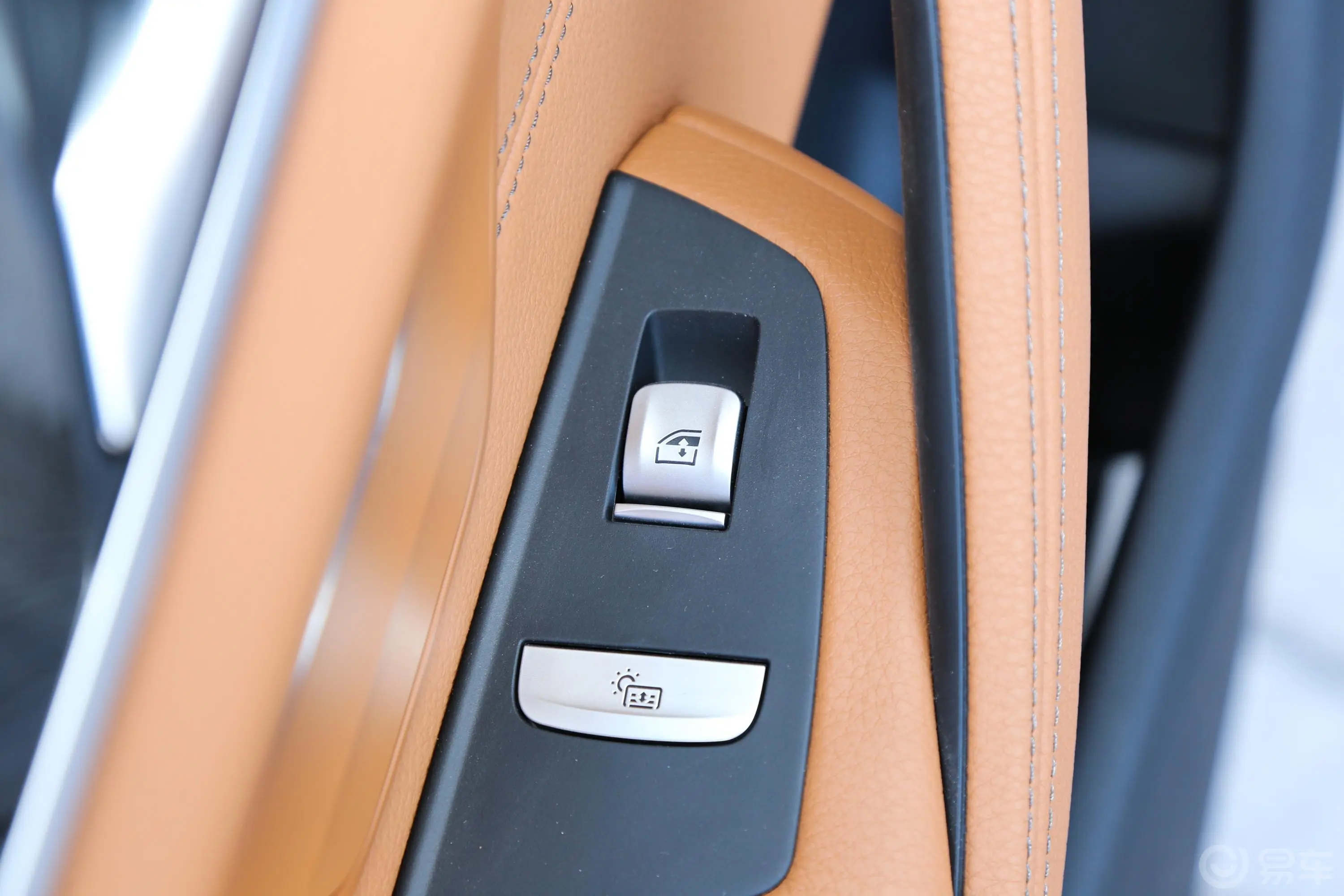 宝马5系530Li 尊享版 M运动套装后车窗调节