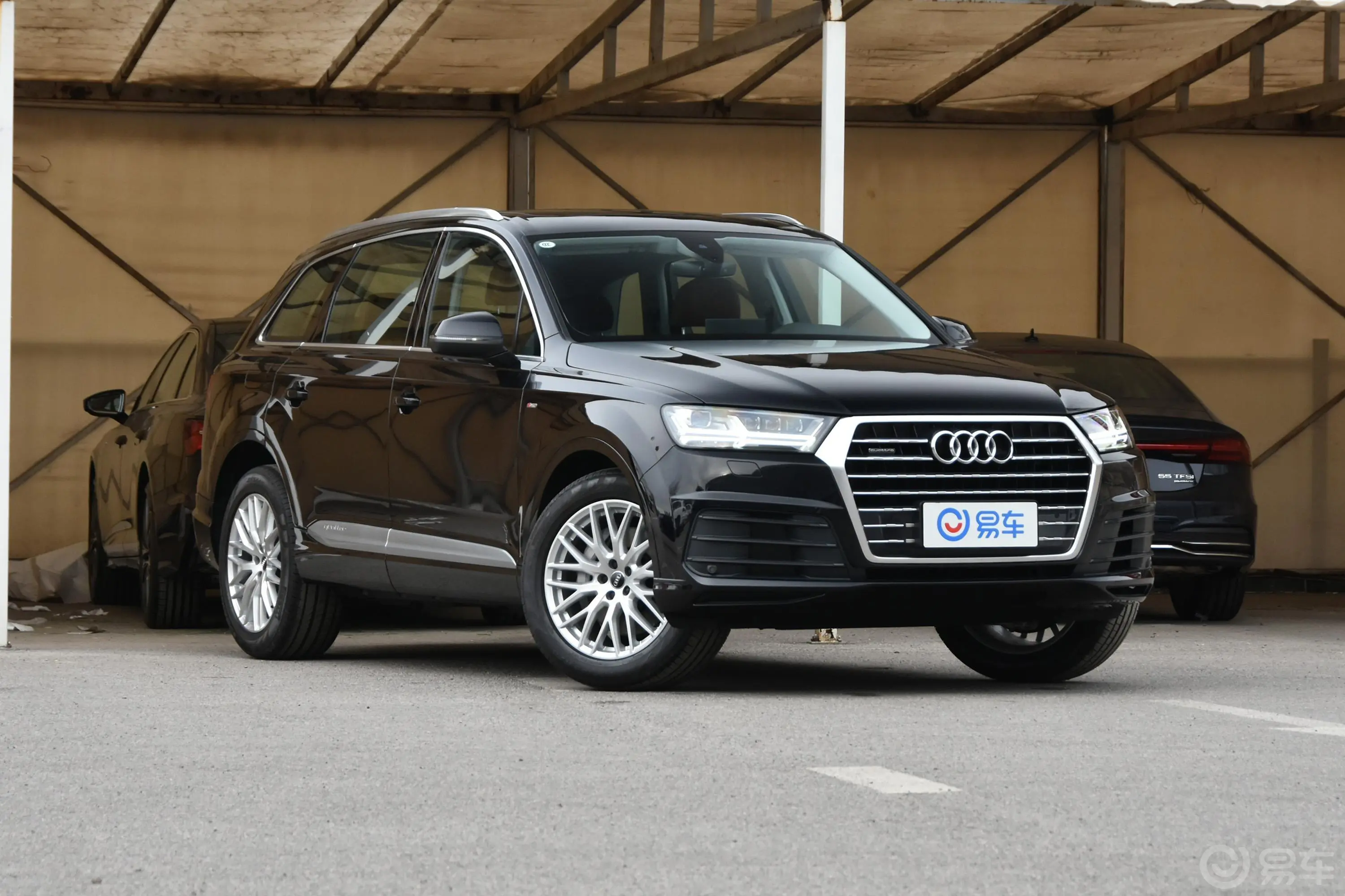 奥迪Q755 TFSI S line运动版驾驶员侧后门把手