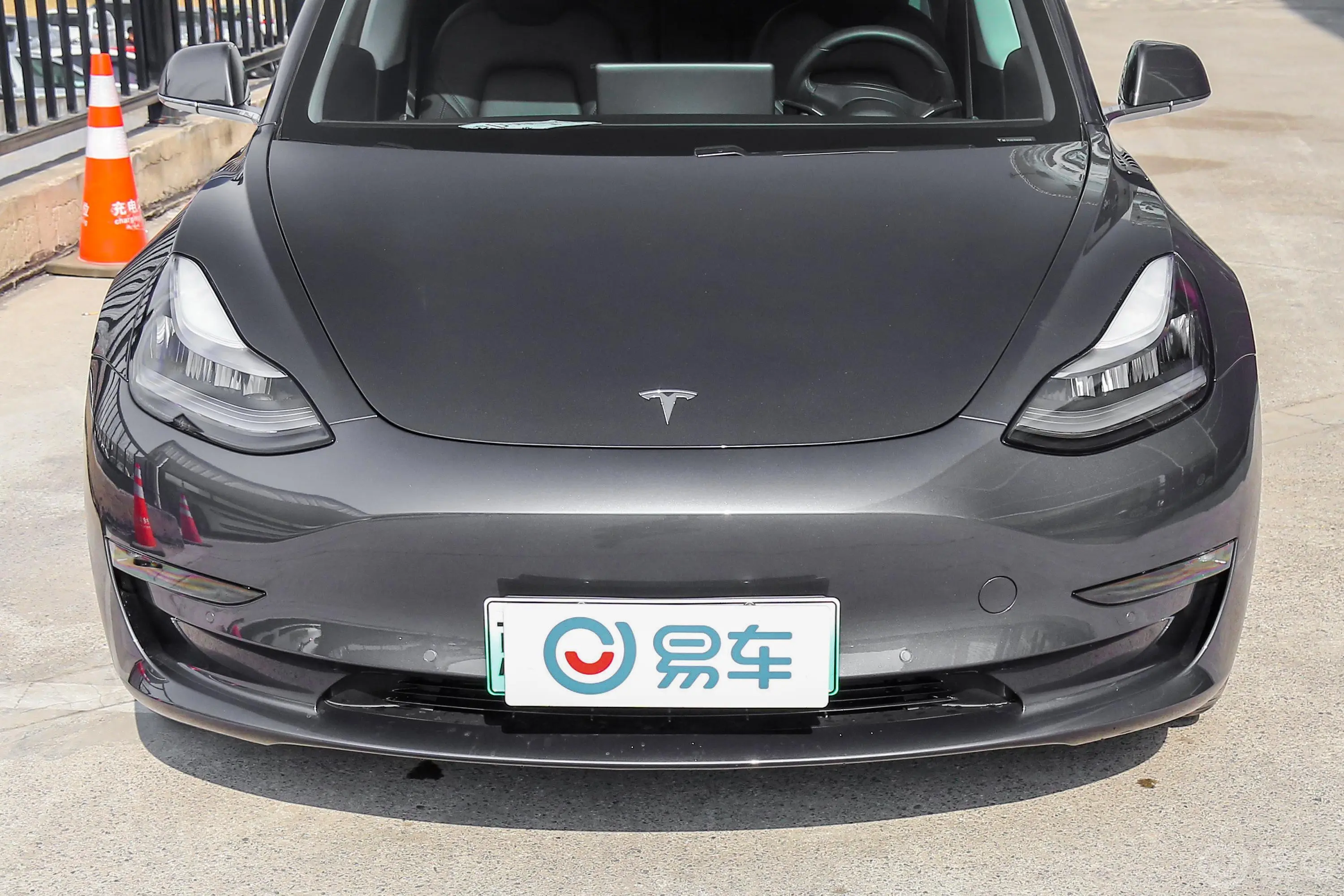 Model 3(进口)长续航全轮驱动版外观