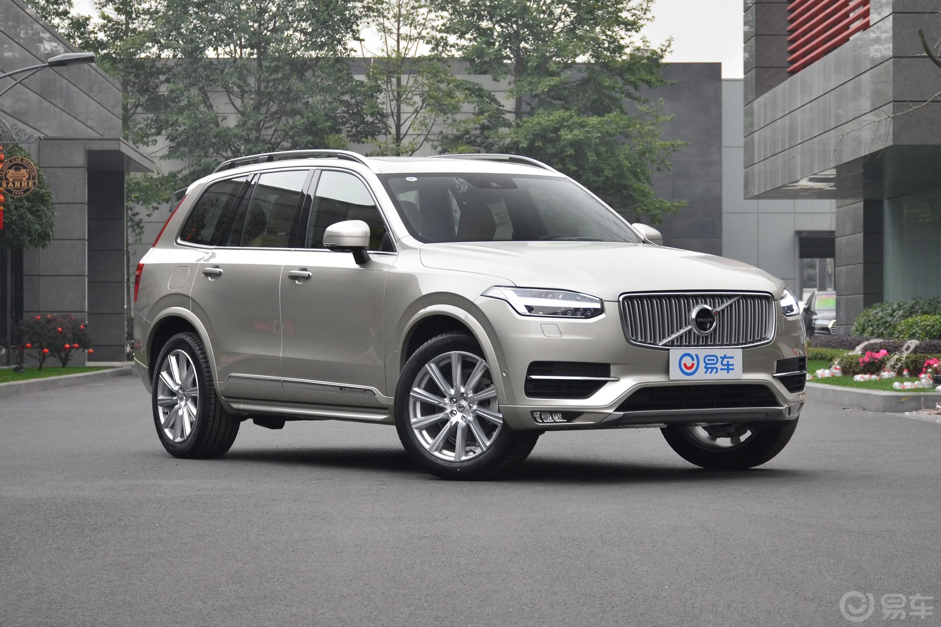 沃尔沃XC90T6 智雅版 7座 国Ⅴ侧前45度车头向左水平