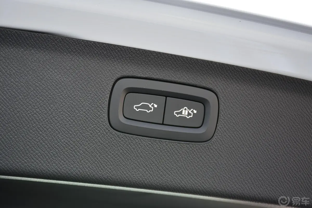 沃尔沃XC90T6 智逸版 7座 国Ⅴ电动尾门按键（手动扶手）