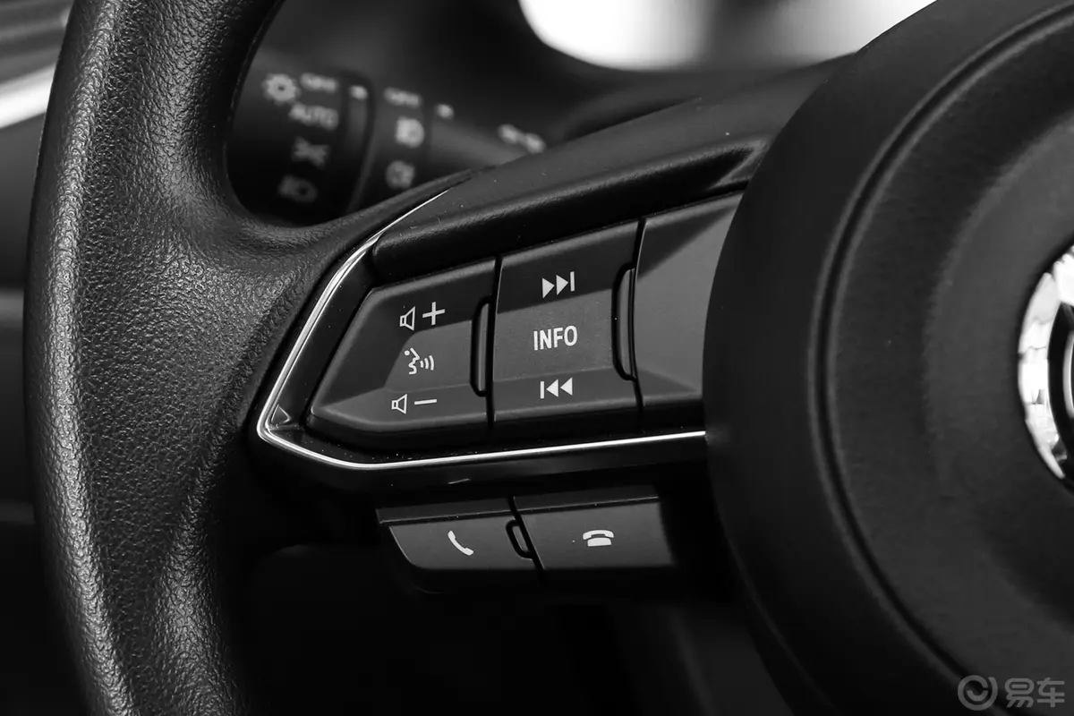 马自达CX-42.0L 手自一体 两驱 智领科技版 国V左侧方向盘功能按键