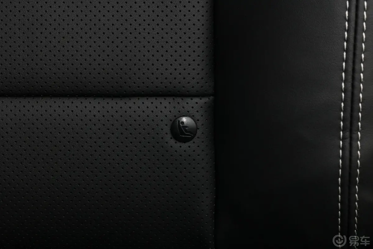 帝豪GS优雅版 1.8L 手动 领尚版儿童座椅接口
