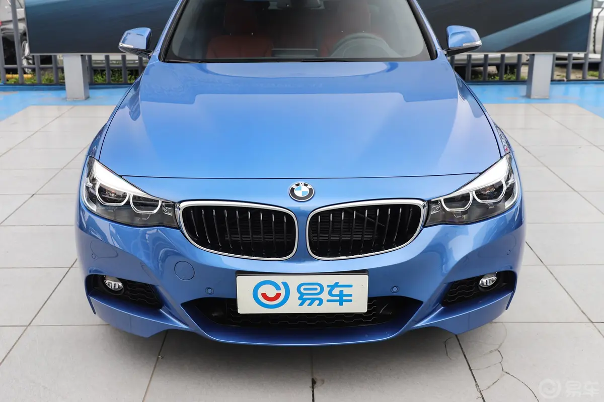 宝马3系GT330i xDrive M运动版外观