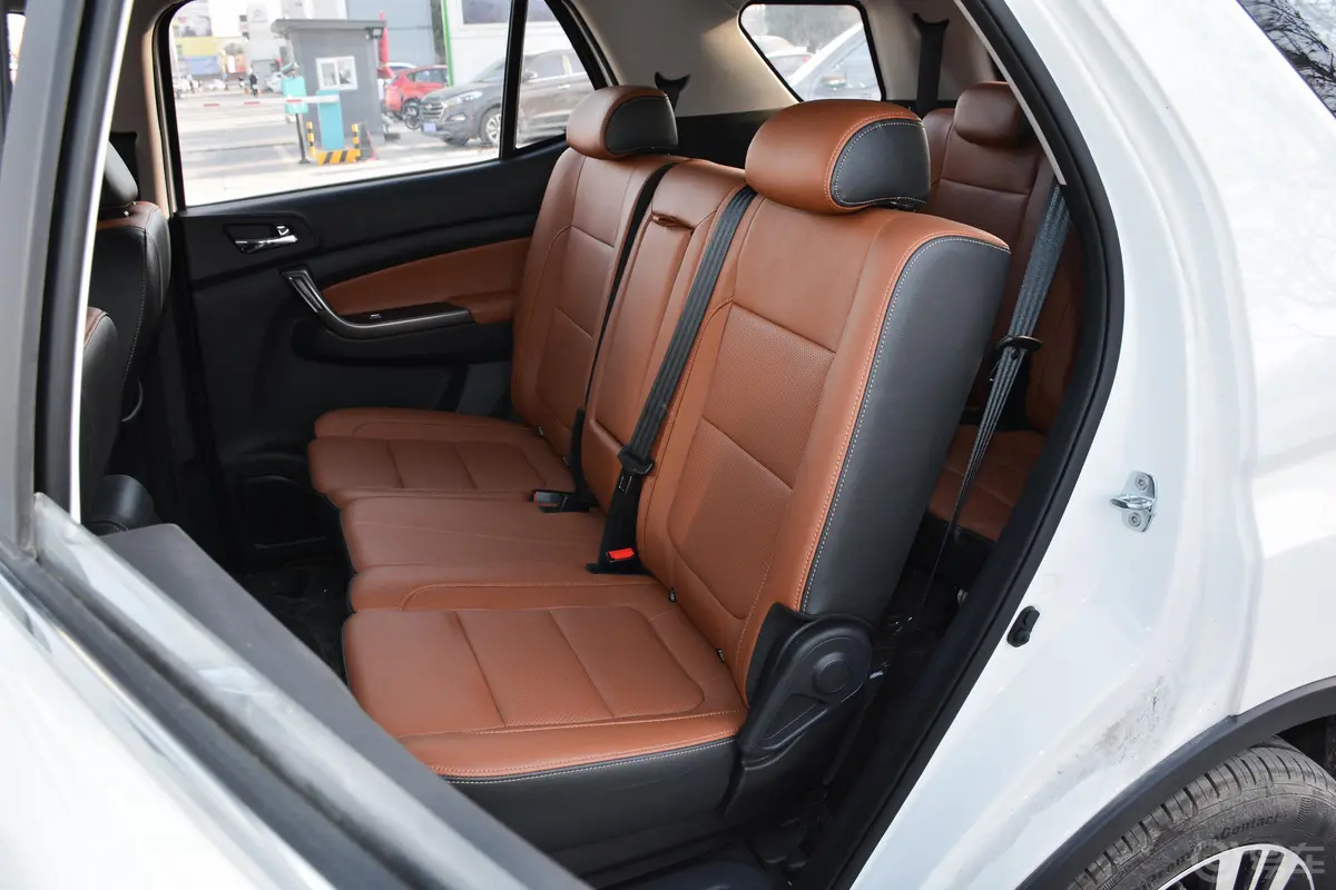 长安欧尚CX70CX70T 1.5T 手动 豪擎版后排座椅
