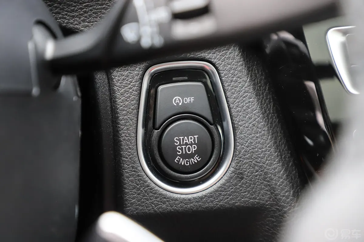 宝马3系GT330i xDrive M运动版钥匙孔或一键启动按键