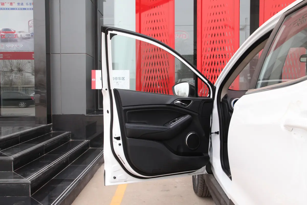元新能源EV360 智联领动版驾驶员侧前车门