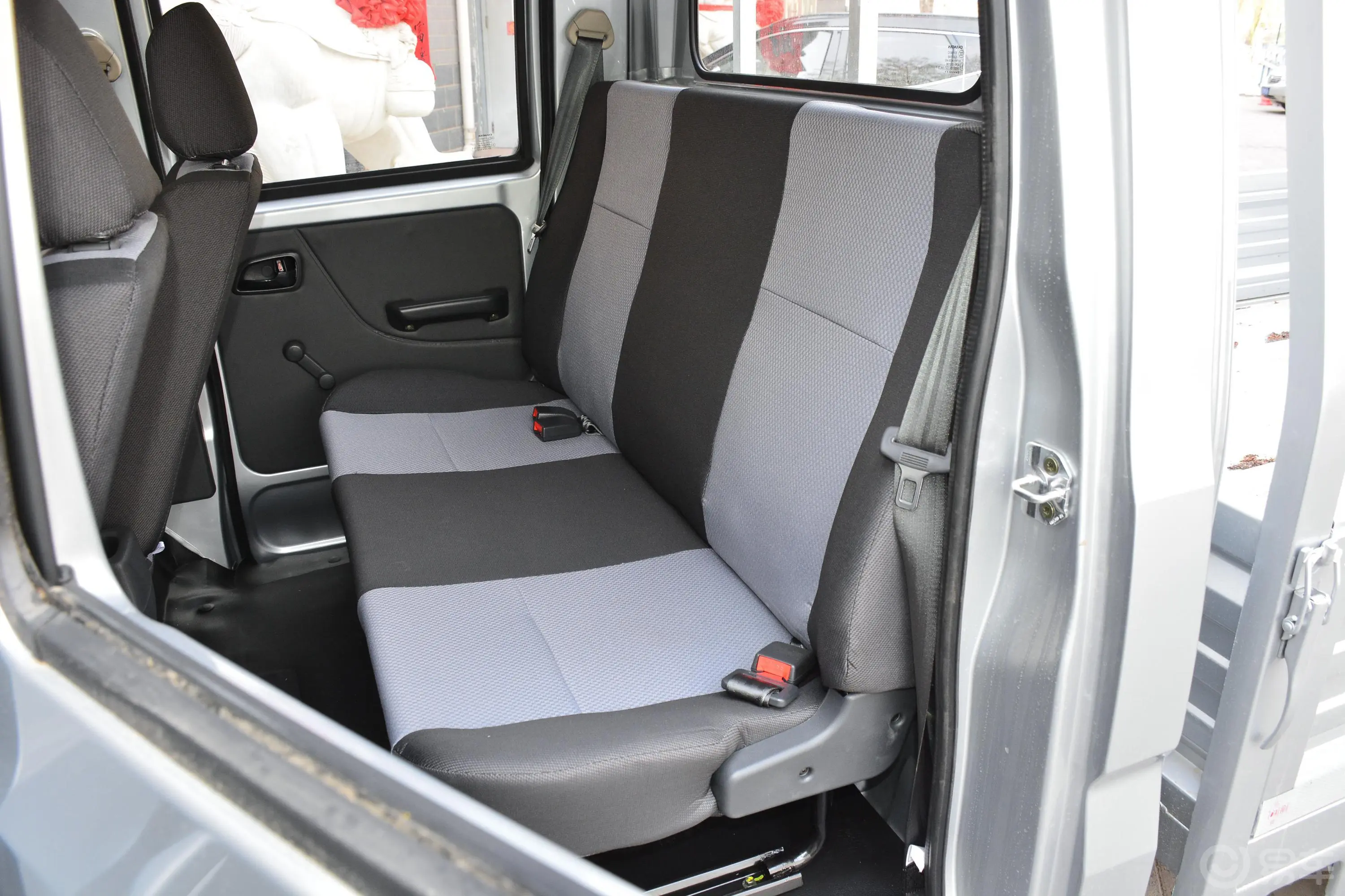 神骐T10载货车 1.5L 双排舒适版（995KG）后排座椅