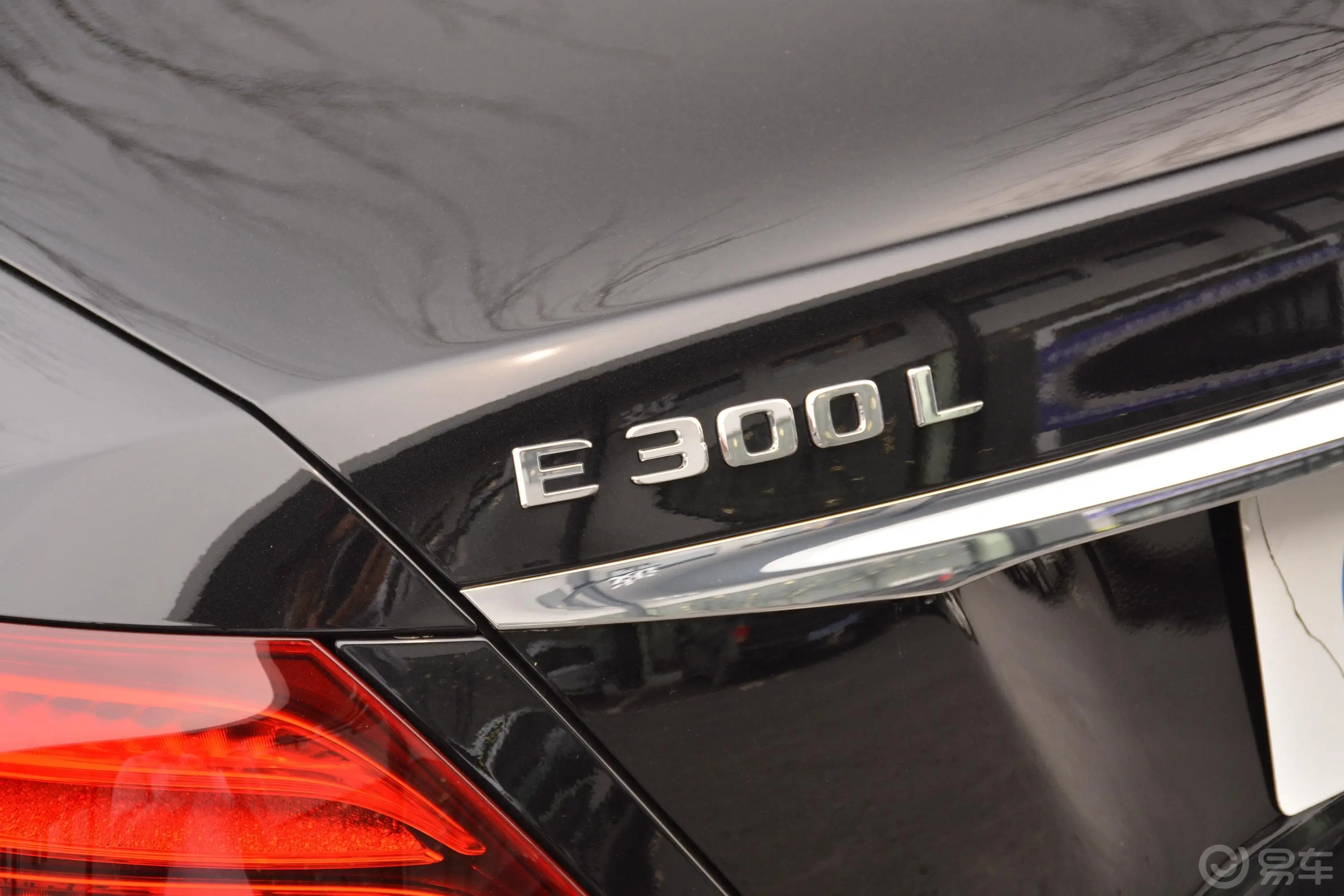 奔驰E级E 300 L 豪华版外观
