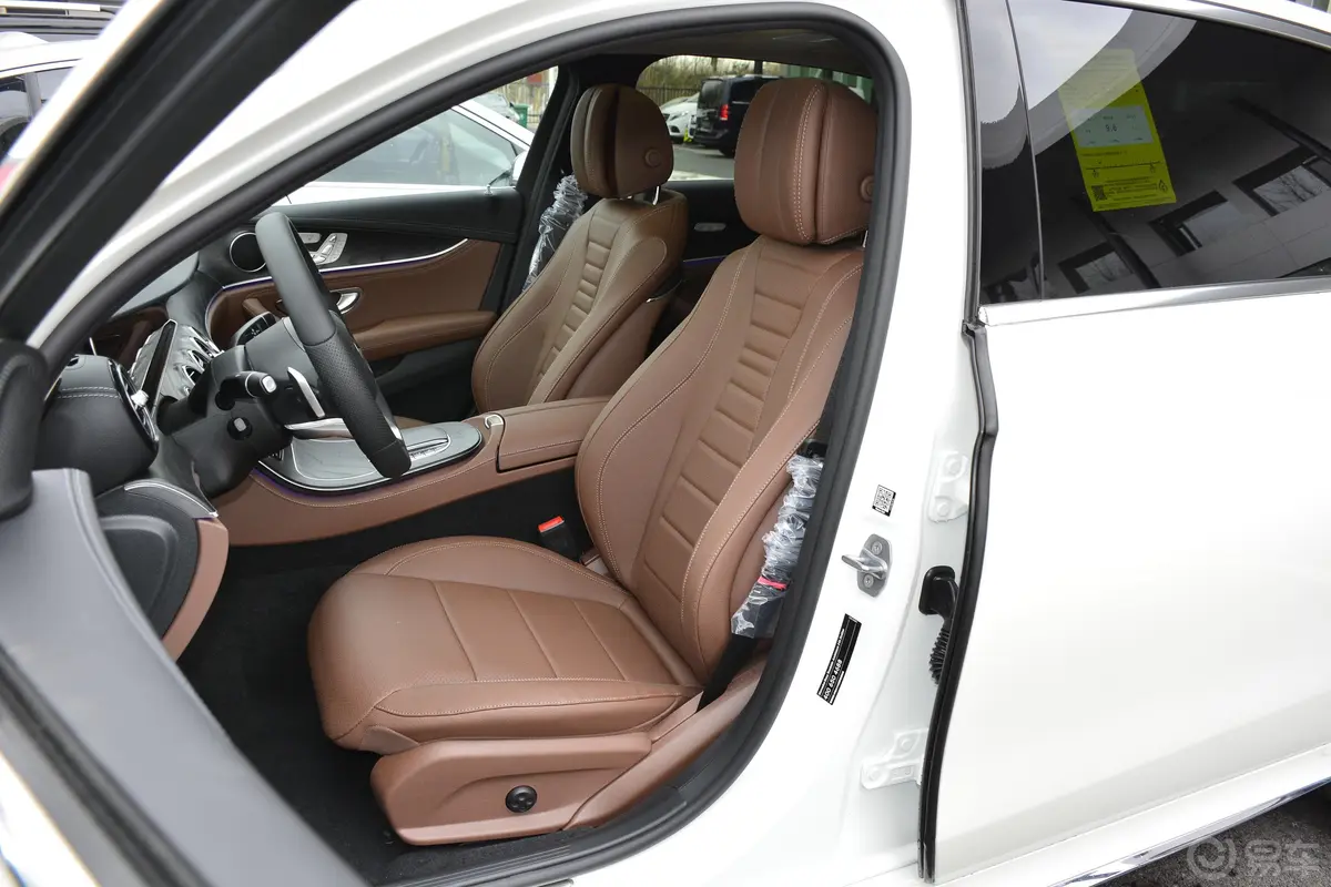 奔驰E级改款 E 300 L 时尚版 运动轿车驾驶员座椅