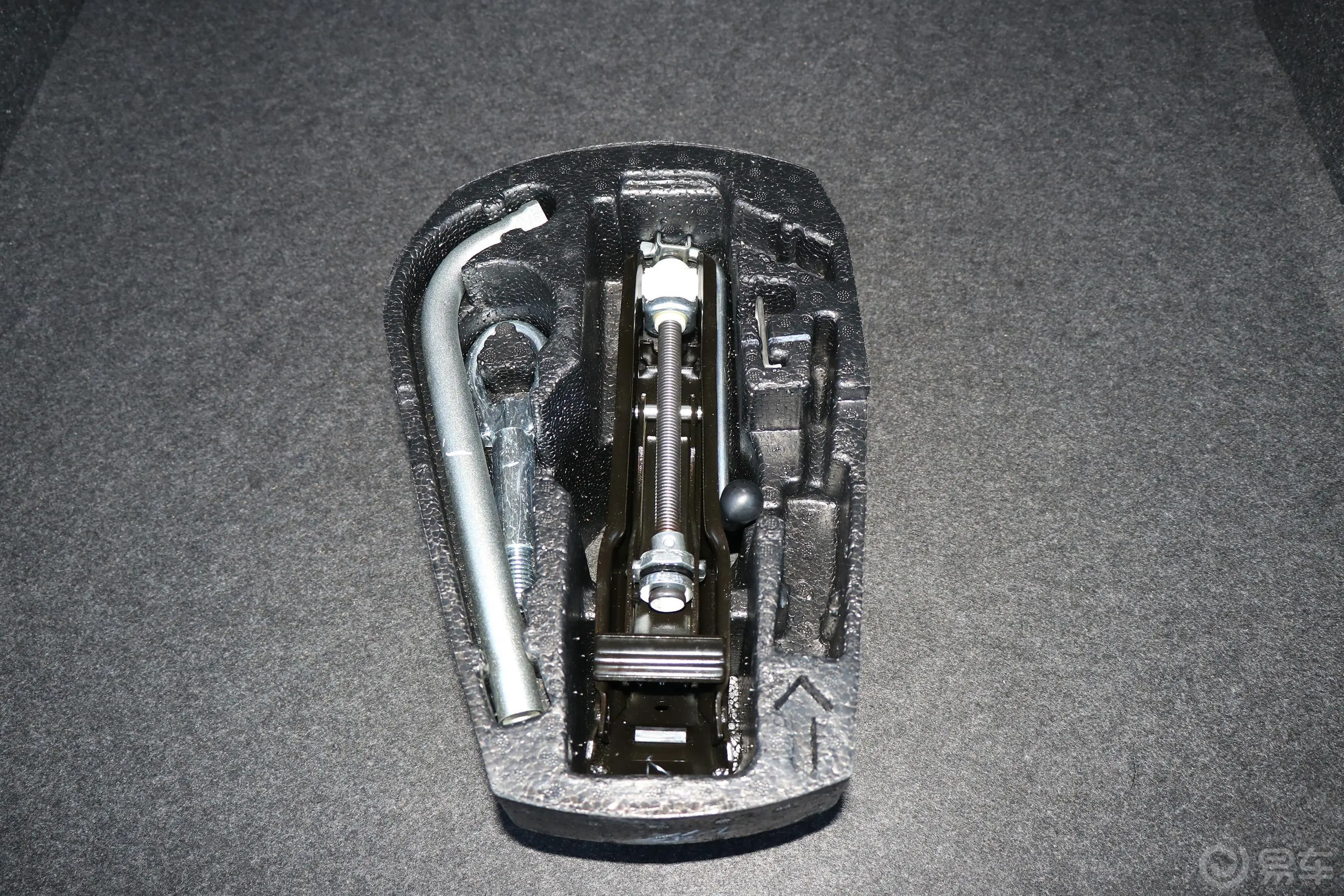 桑塔纳1.5L 手动 舒适版随车工具