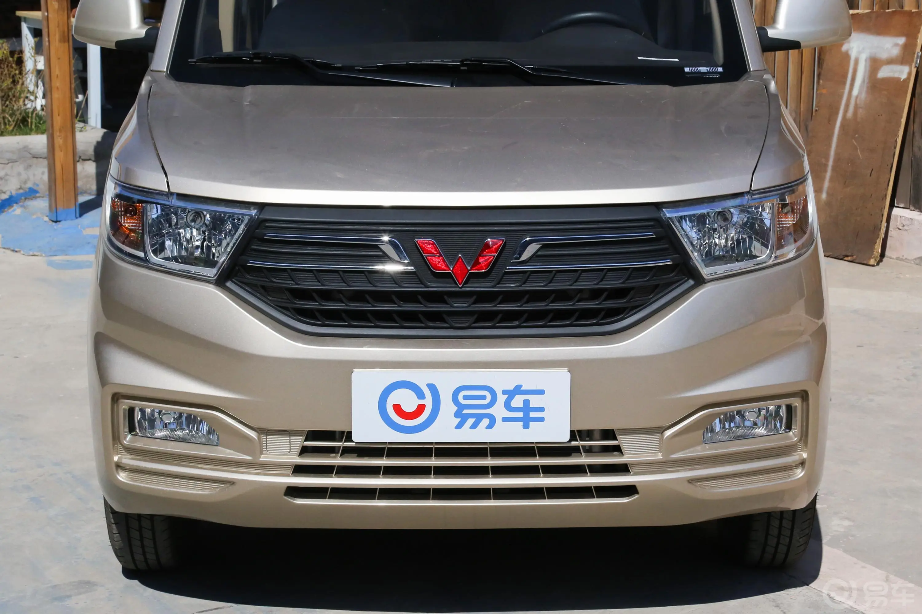 五菱宏光V1.5L 手动 标准型 国V外观