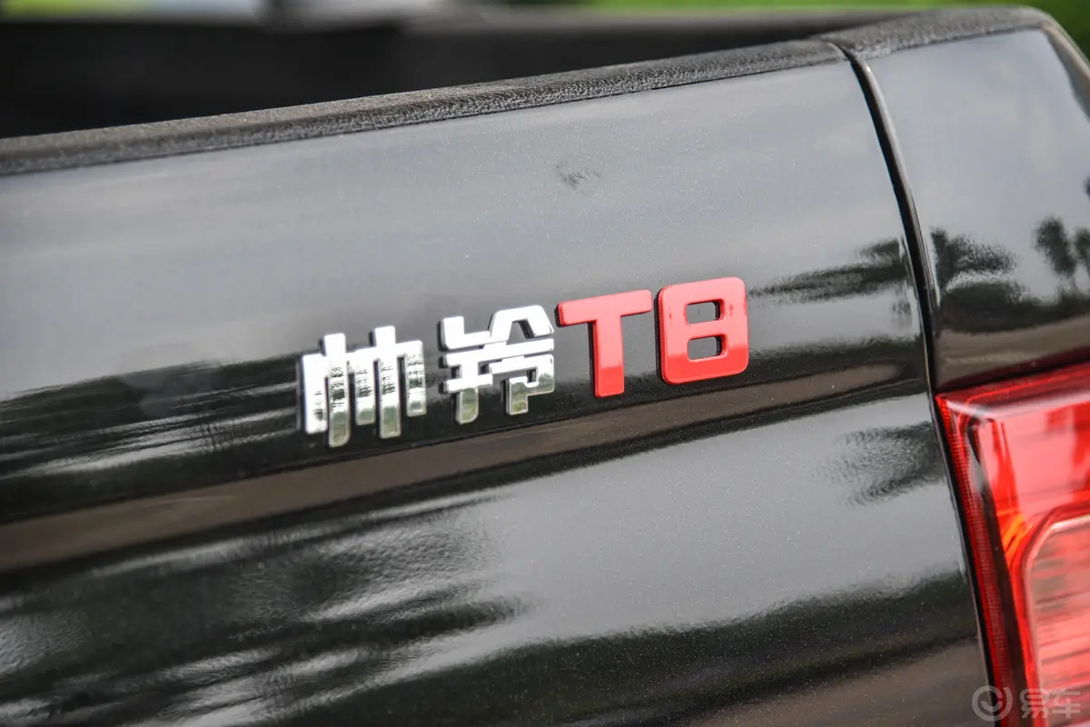 江淮T8标双 2.0T 手动 四驱 智联版 汽油外观