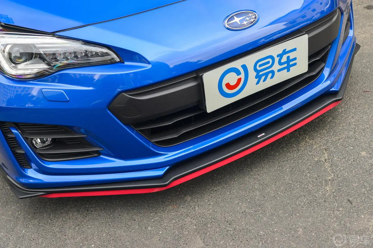 斯巴鲁BRZ2.0i 手动 type-RS外观