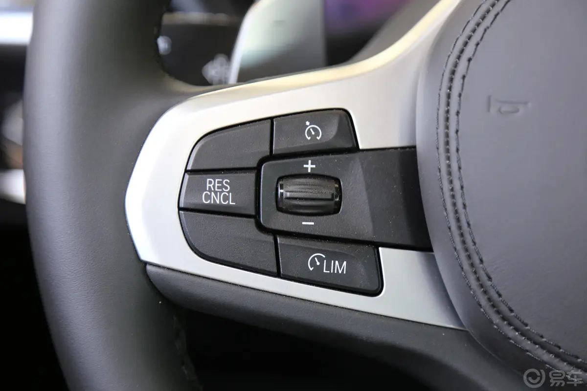 宝马X4xDrive30i M越野套装左侧方向盘功能按键