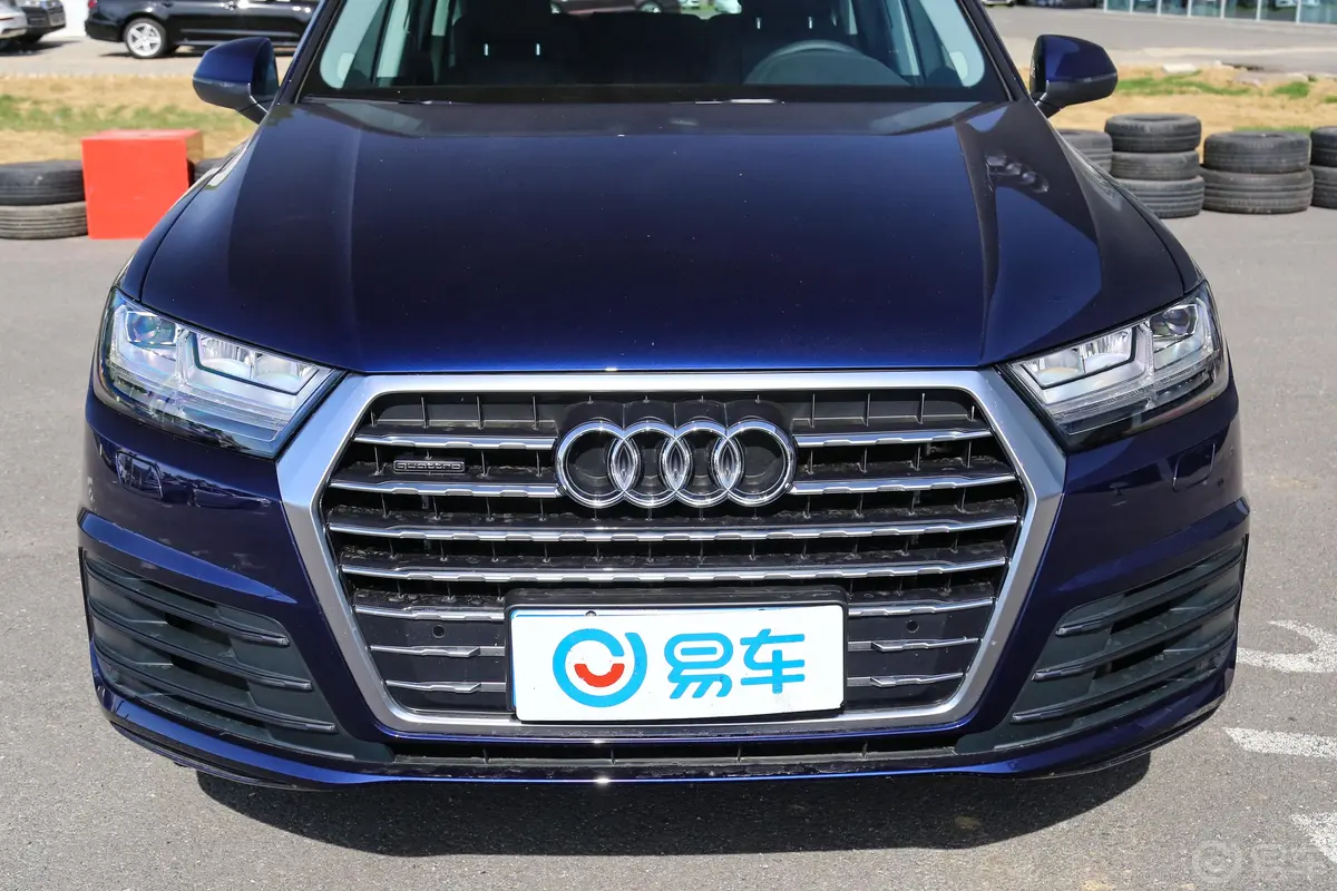 奥迪Q755 TFSI S line运动版外观