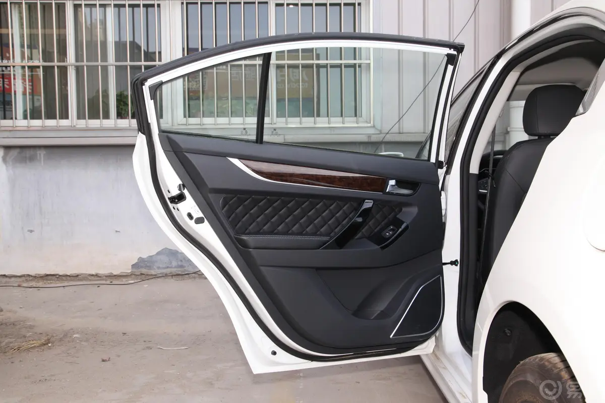 众泰Z500 EVPro 豪华版驾驶员侧后车门