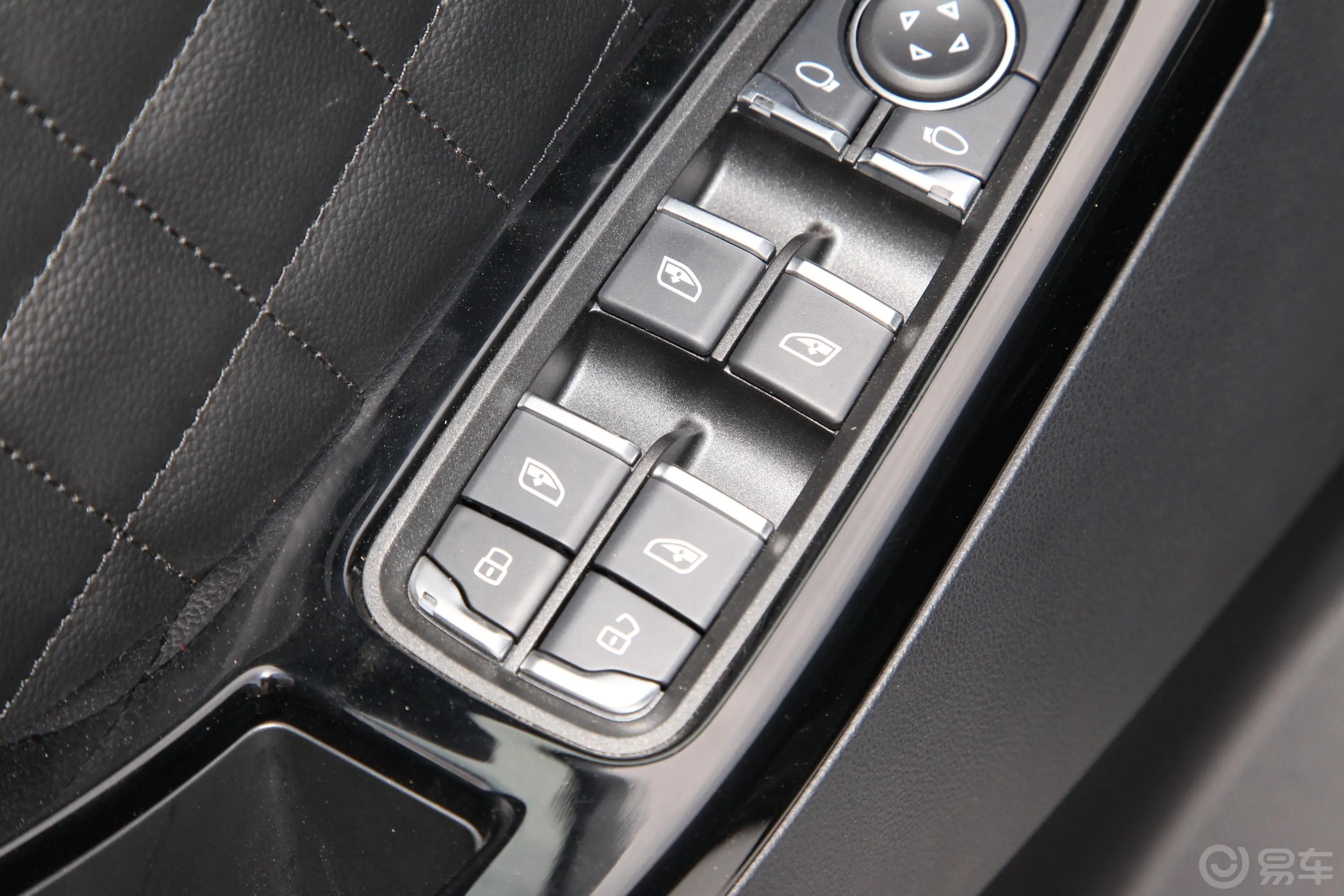众泰Z500 EVPro 豪华版车窗调节整体