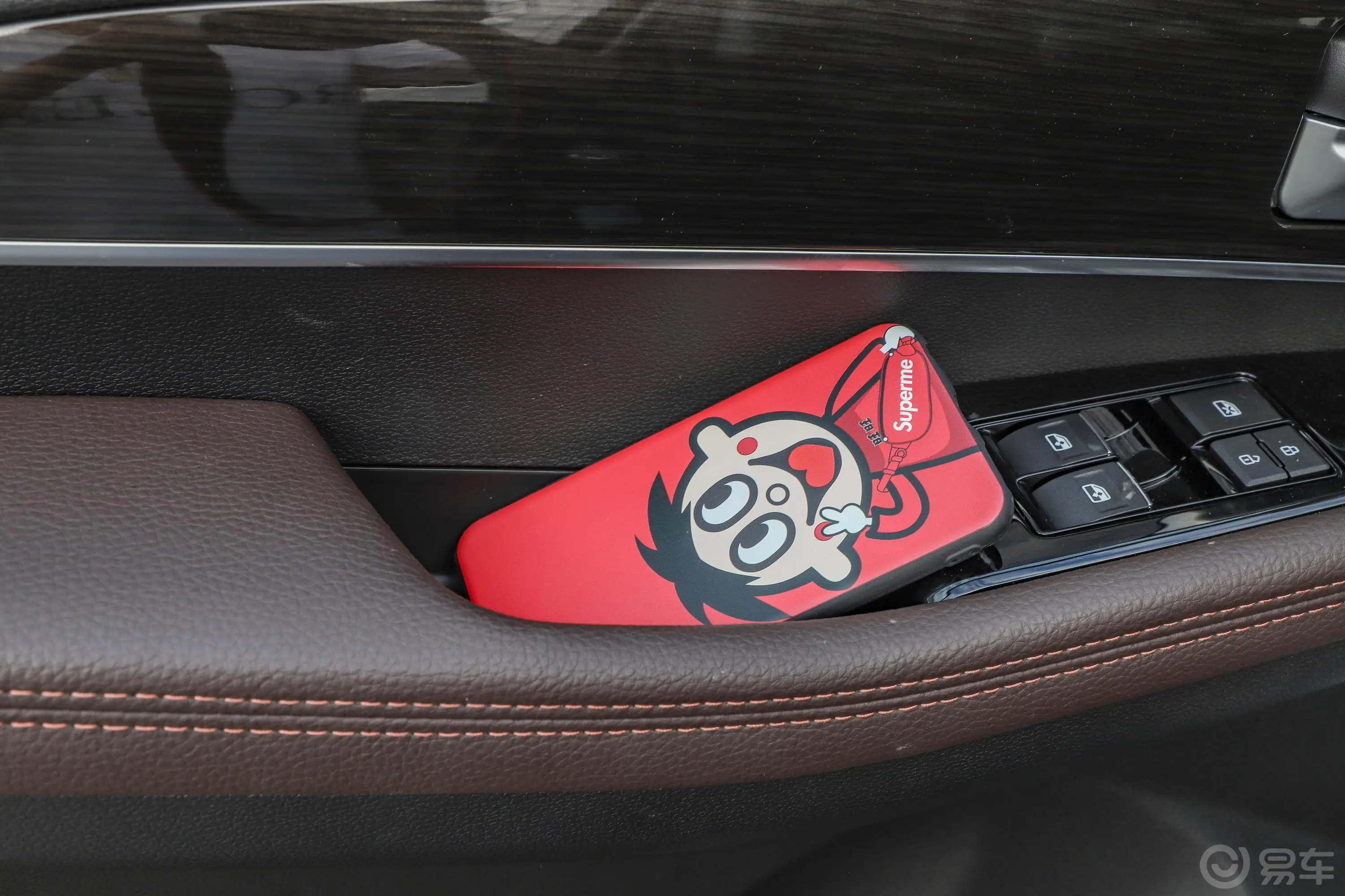 风行M6长轴 1.5T 手动 豪华版 7座内饰