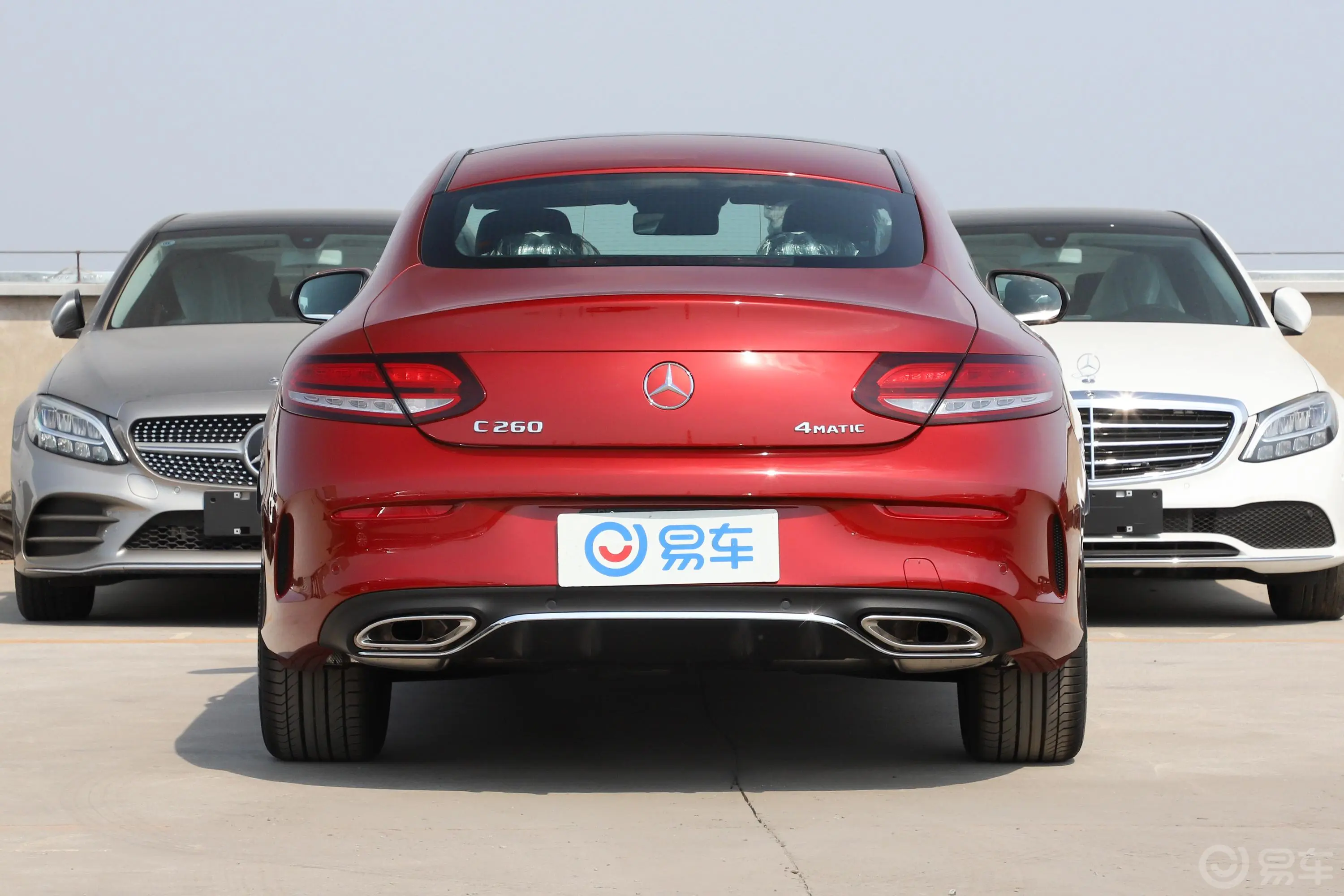 奔驰C级(进口)C 260 4MATIC 轿跑车正后水平