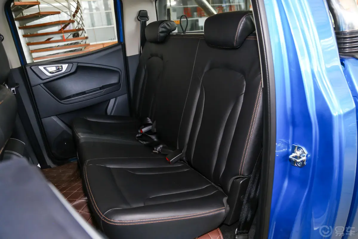 领主领主商用版 标双 2.4L 手动 两驱 豪华版 汽油 国V后排座椅