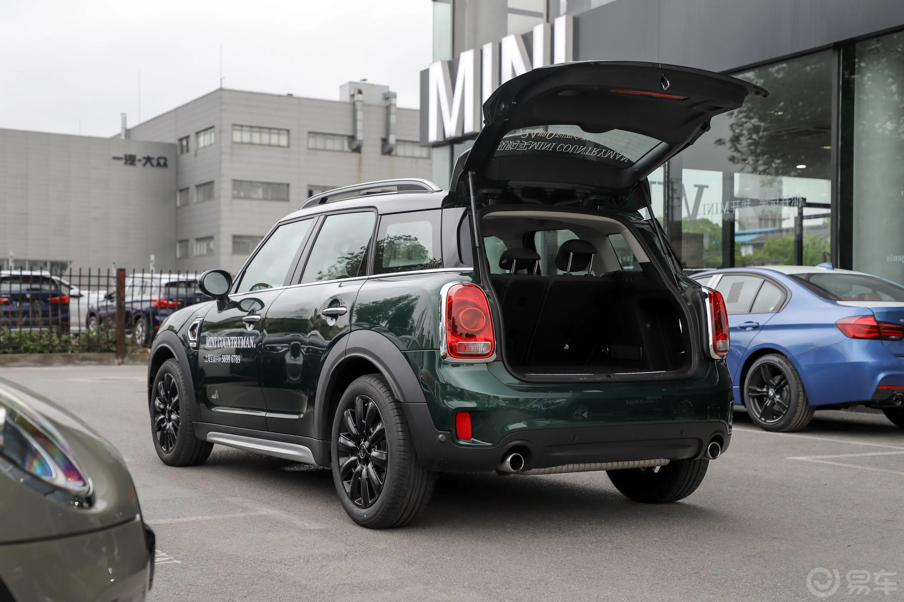 MINI COUNTRYMAN2.0T COOPER S ALL4 经典派后备厢开启45度侧拍