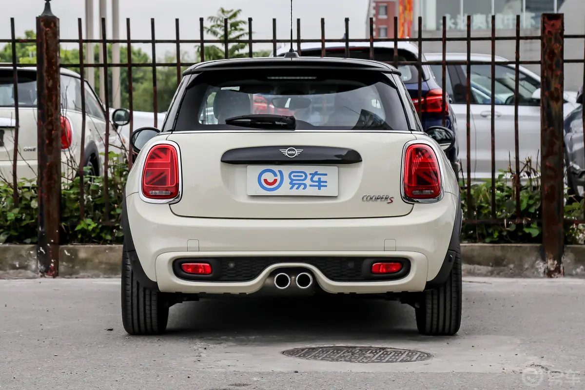 MINI2.0T COOPER S  双离合 经典派 三门版正后水平