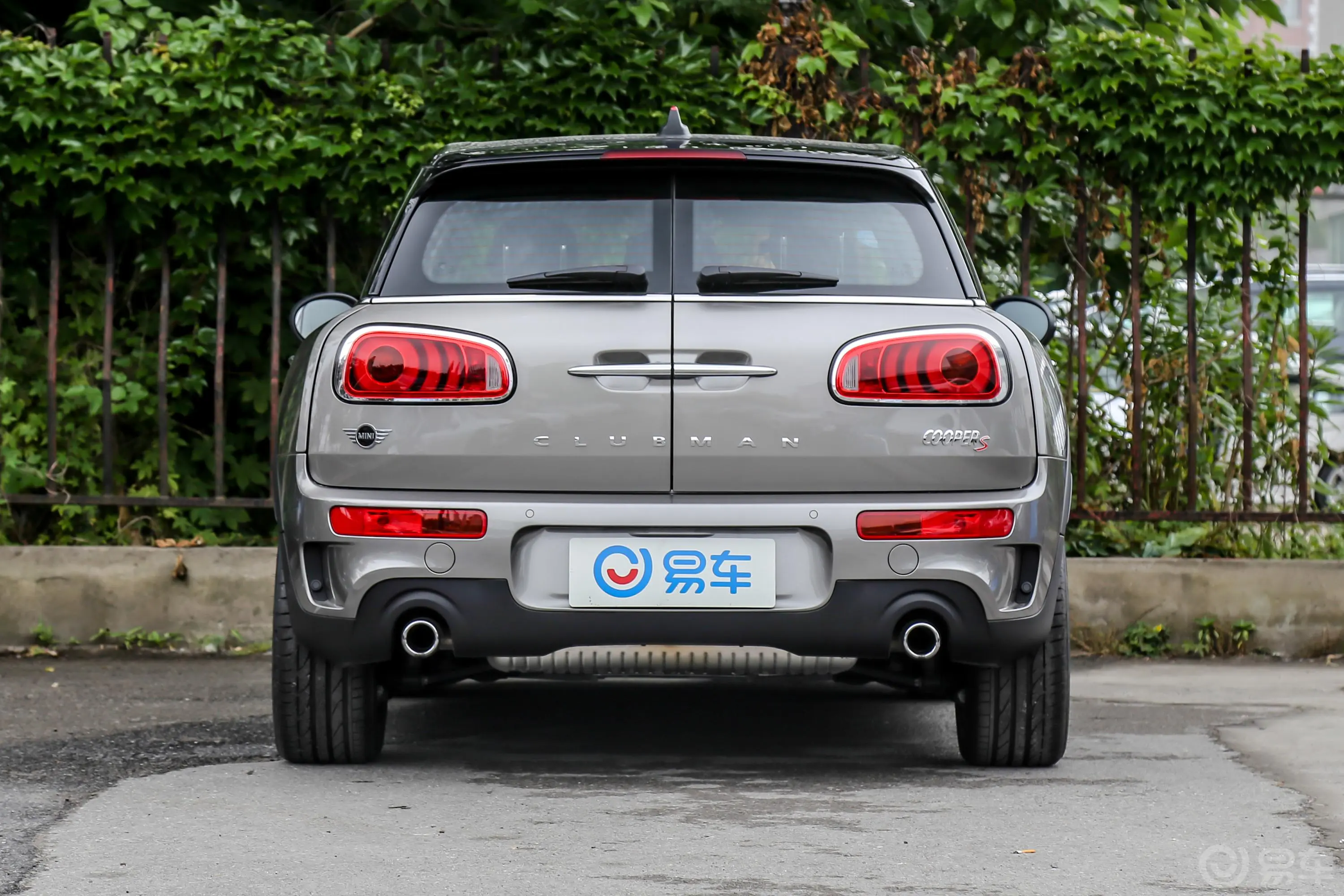 MINI CLUBMAN2.0T COOPER S 艺术家正后水平