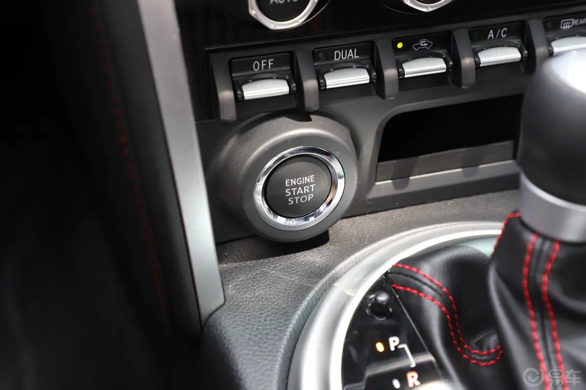 丰田862.0L 手自一体 豪华版钥匙孔或一键启动按键