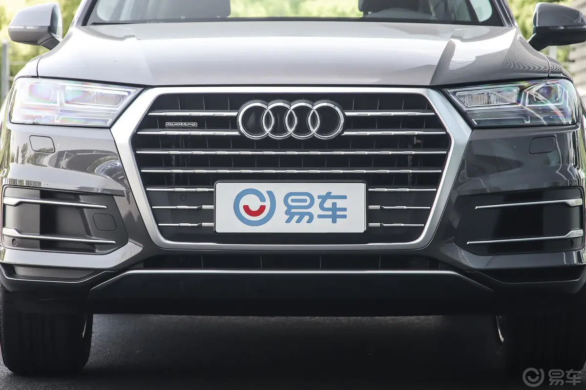 奥迪Q755 TFSI 技术版外观