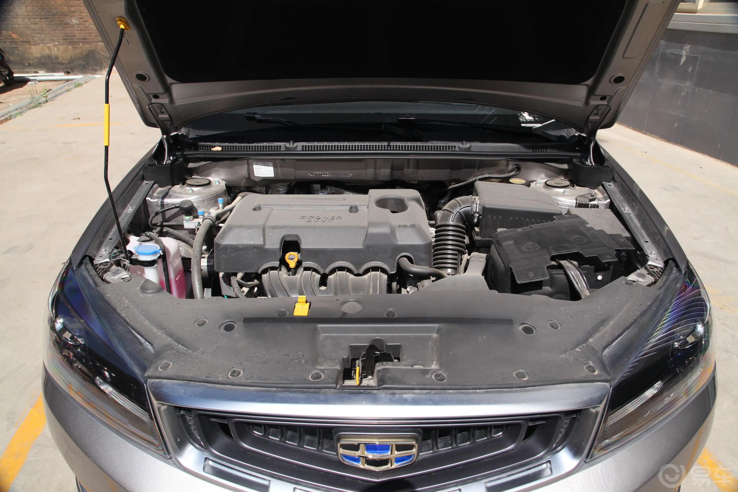 远景S11.5L CVT 锋驰版发动机舱整体