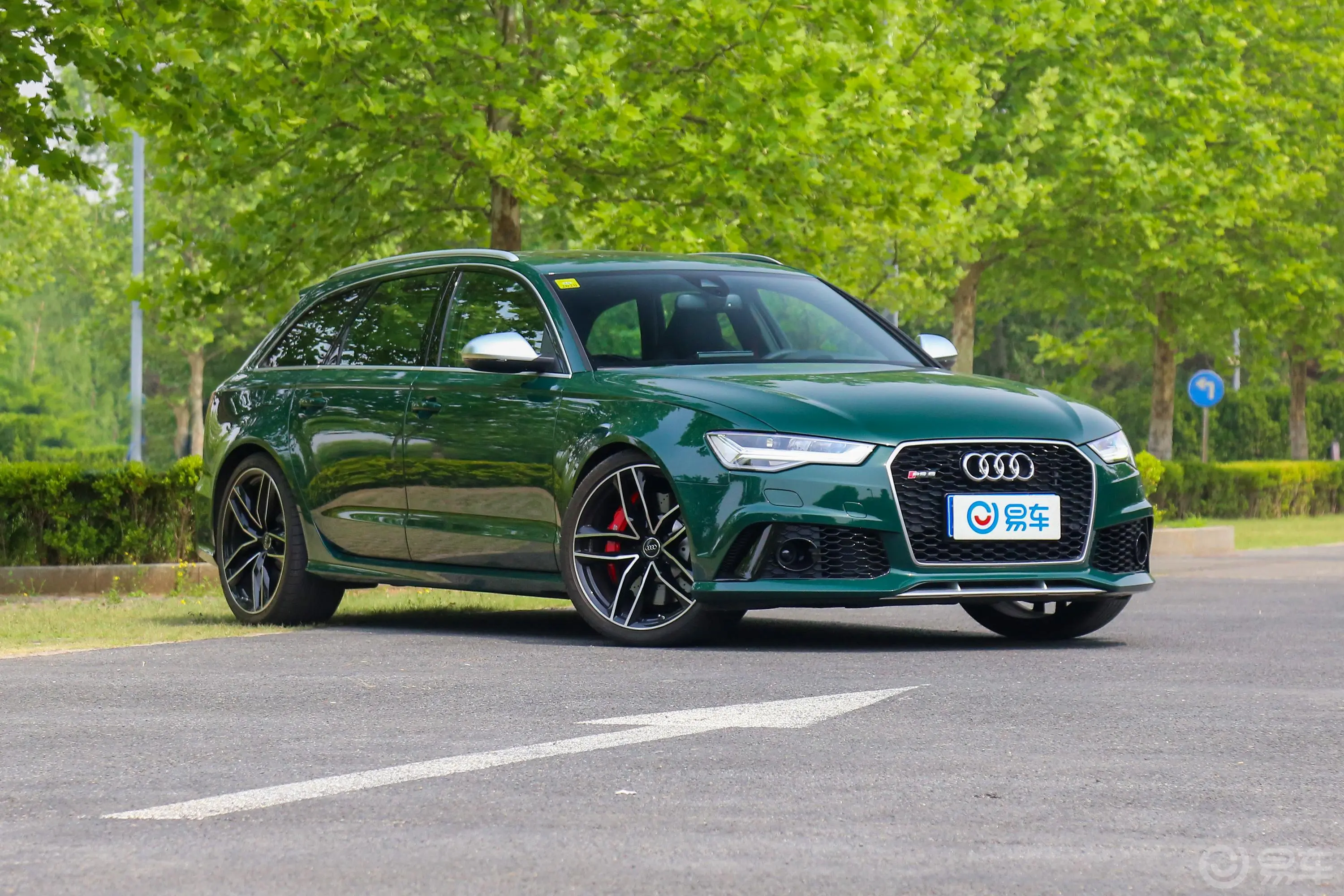 奥迪RS 64.0T Avant 尊享运动限量版外观