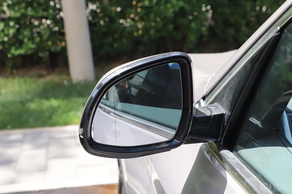 宝马X3xDrive 25i 豪华套装后视镜镜面