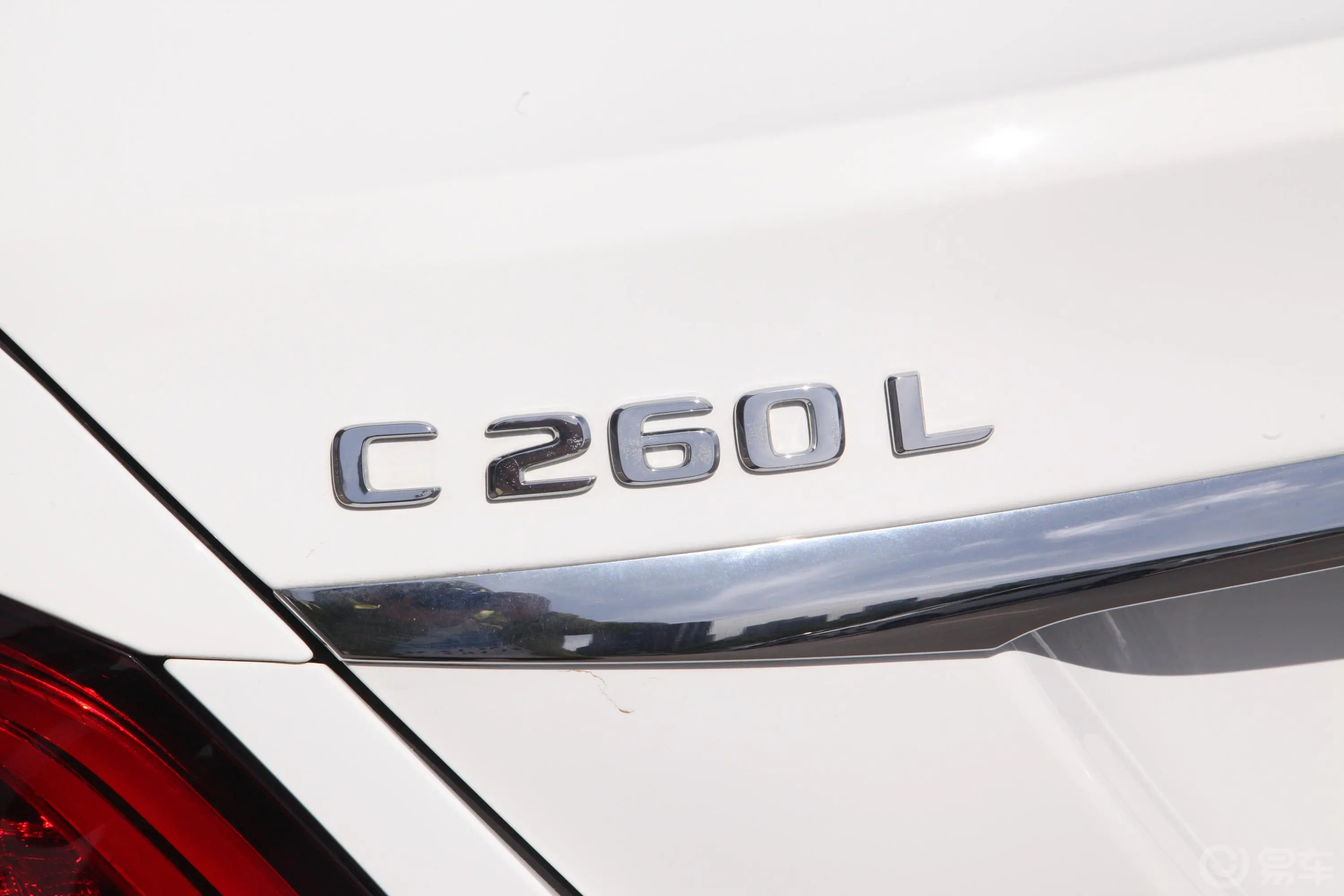 奔驰C级改款 C 260 L 4MATIC 运动轿车外观