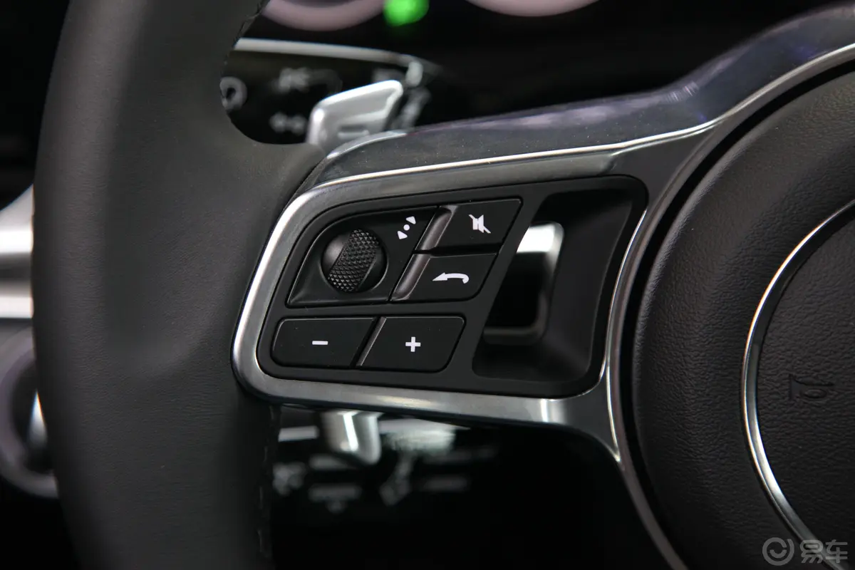 PanameraPanamera 4 Sport Turismo 2.9T左侧方向盘功能按键