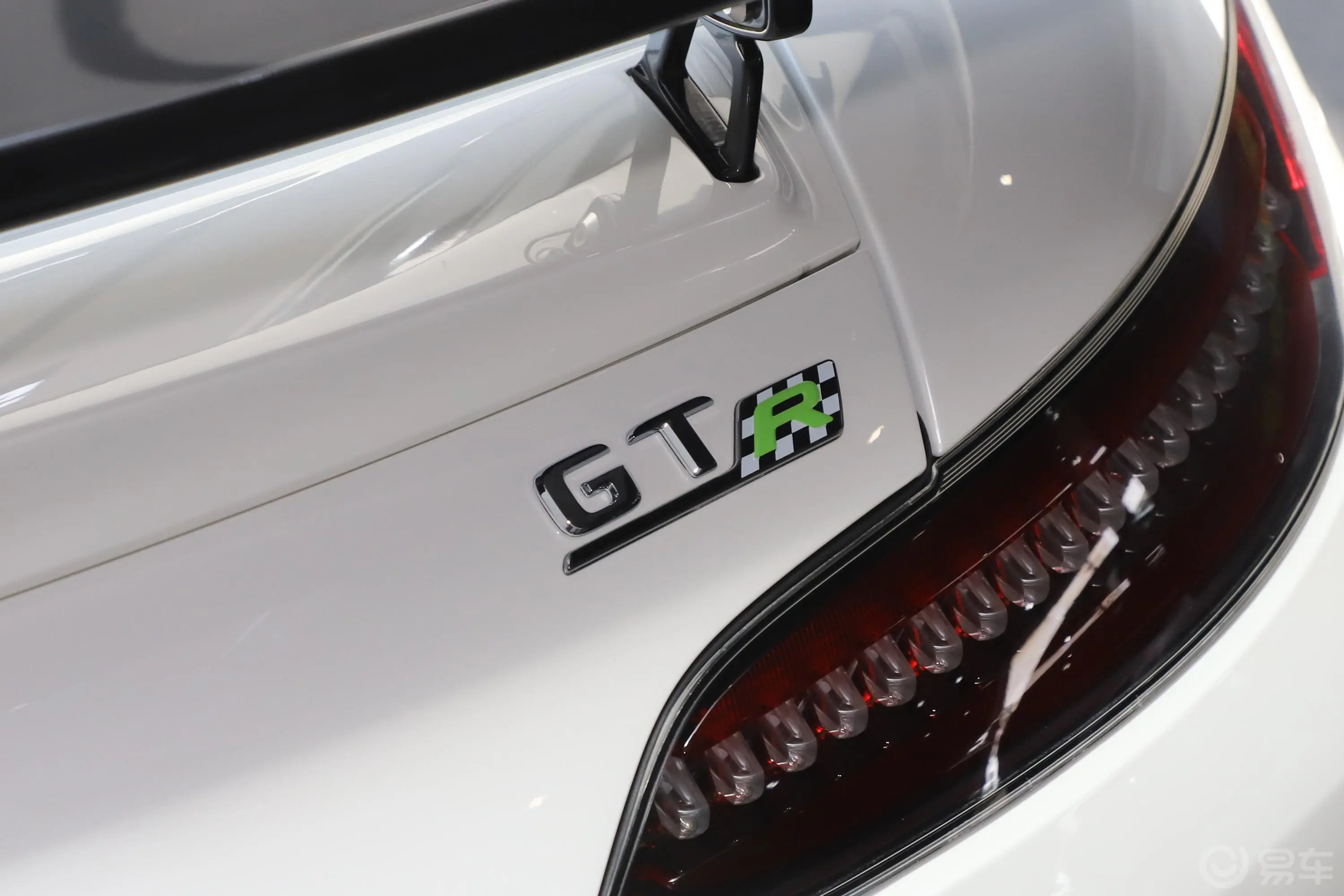 奔驰GT AMGAMG GT R PRO外观