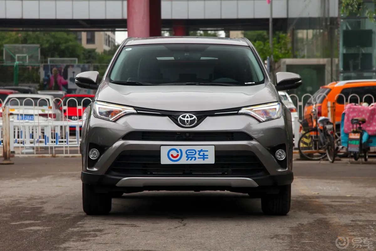 RAV4荣放2.0L CVT 两驱 智尚版 国VI正前水平