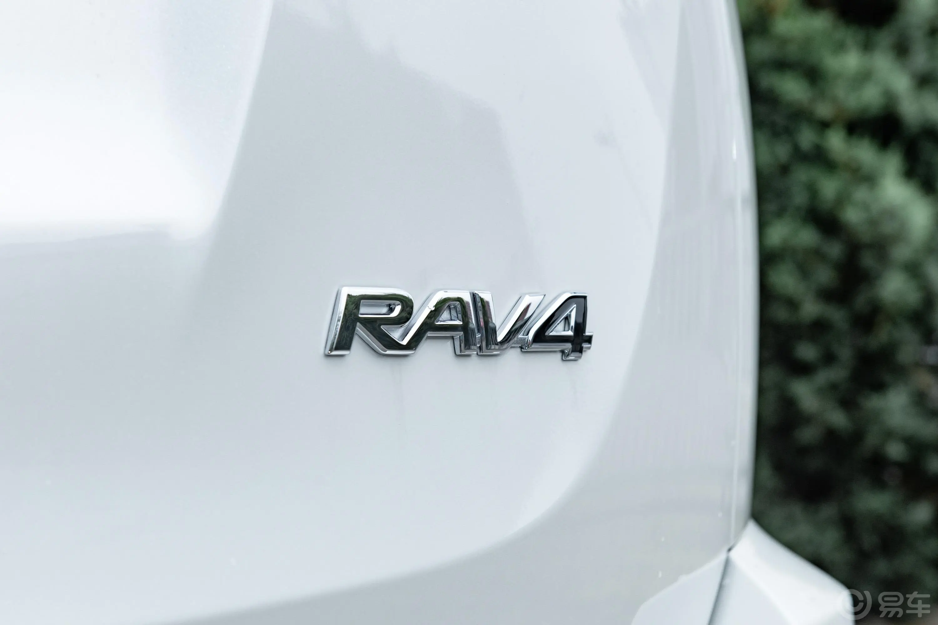 RAV4荣放2.0L CVT 两驱 舒适版 国VI外观
