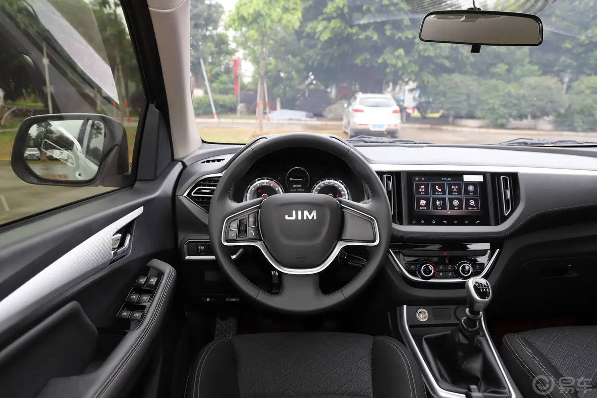瑞迈S标轴版 2.5T 手动 四驱 豪华款 柴油 国V驾驶位区域