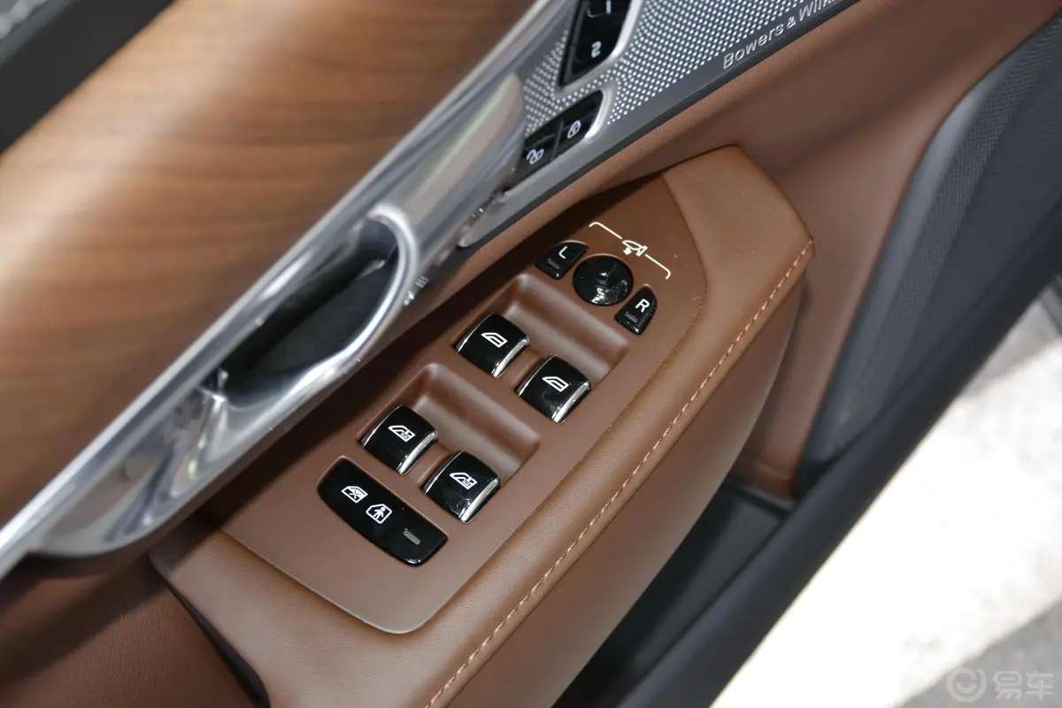 沃尔沃S90T5 智雅豪华版车窗调节整体