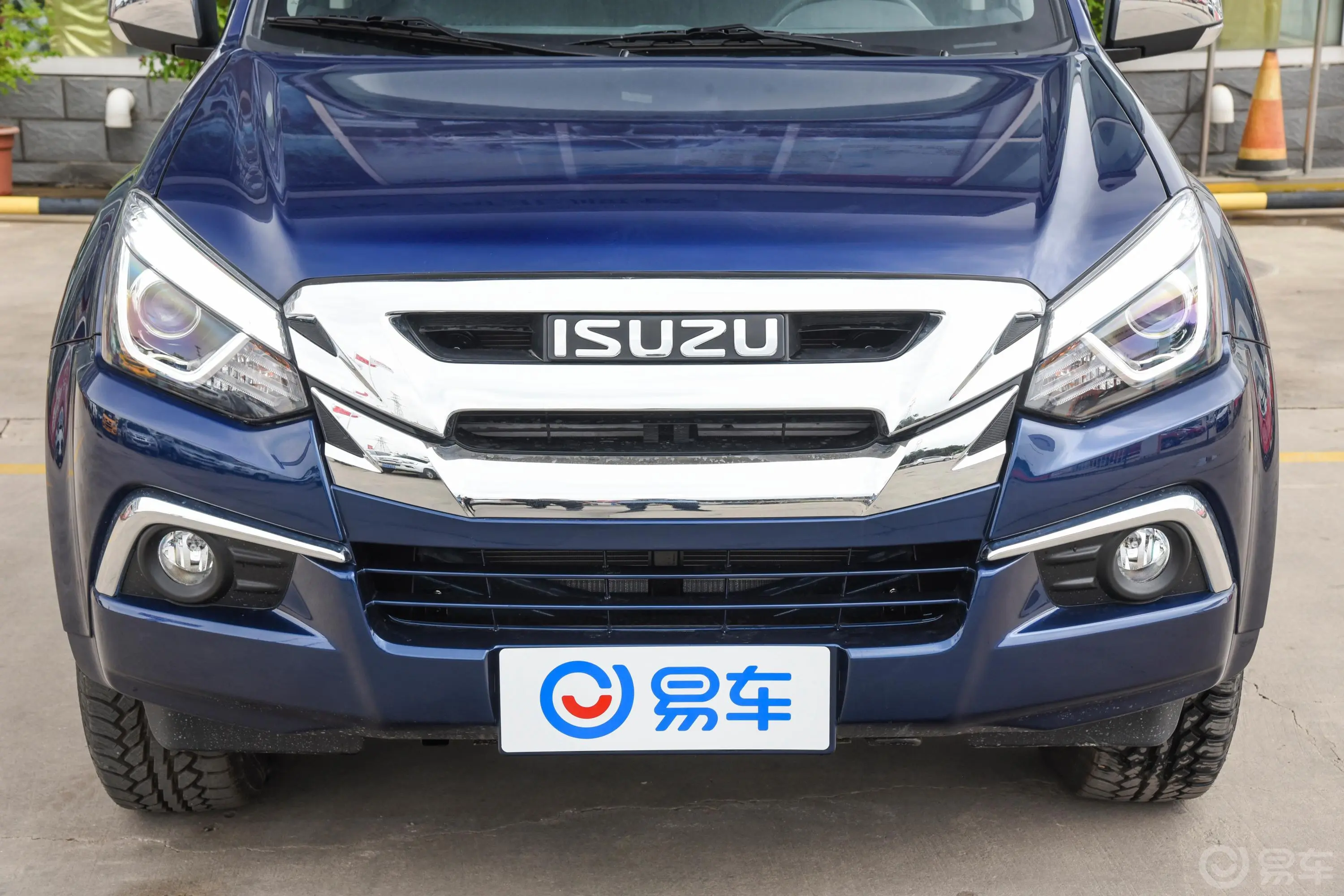 D-MAX3.0T 手自一体 四驱 精英款 国V外观