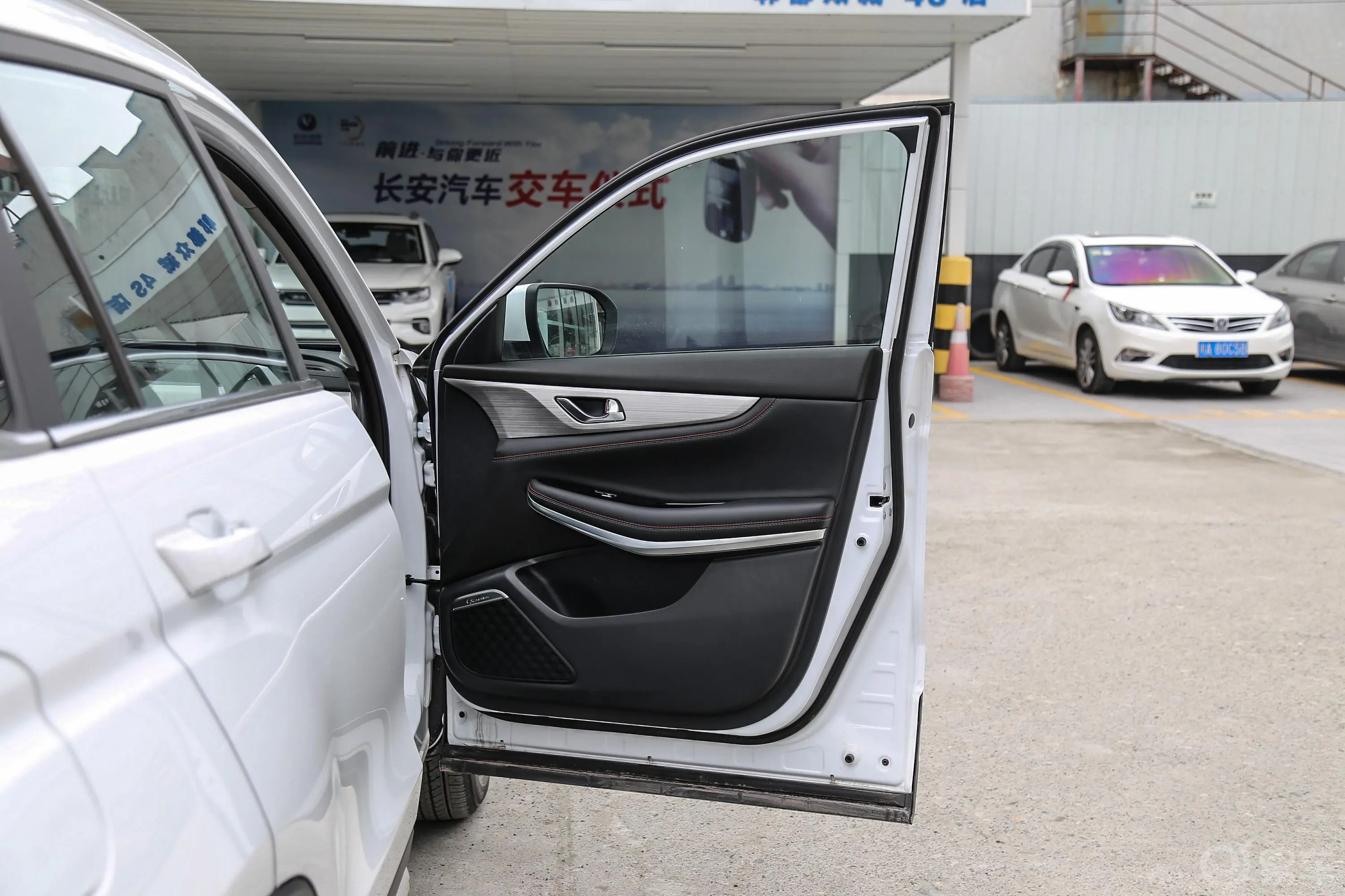 长安CS75 PHEV1.5T 进取版 国V副驾驶员车门