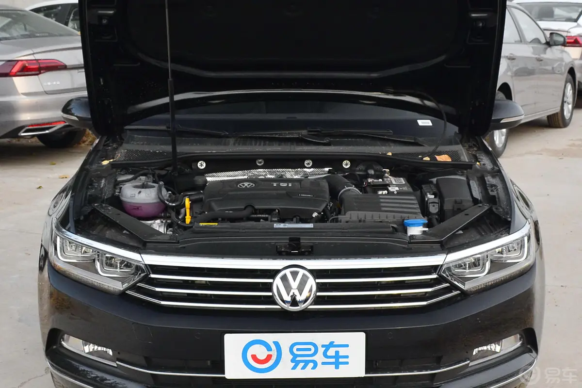 迈腾380TSI 双离合 豪华型 国VI发动机舱整体