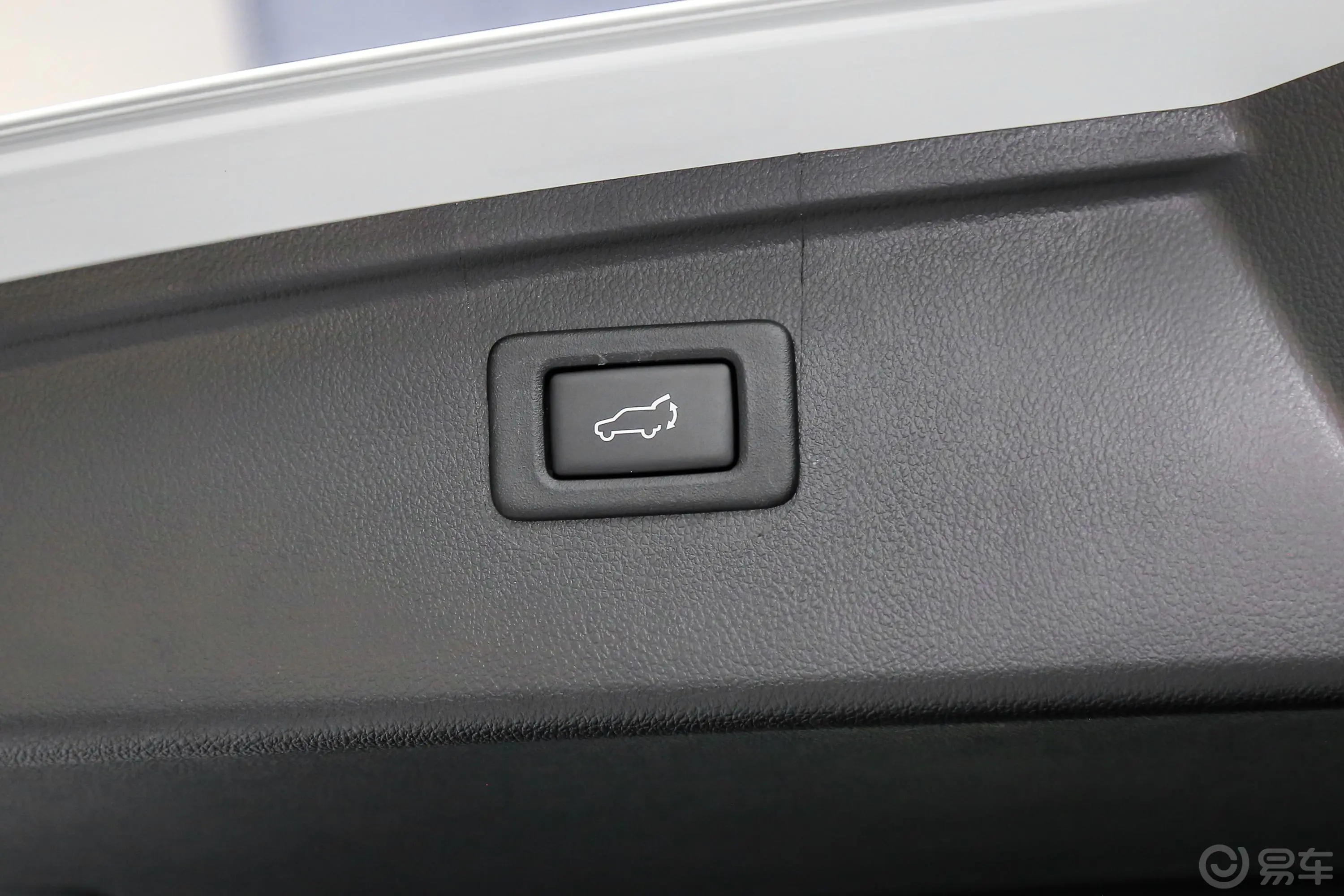 傲虎2.5i 豪华导航版 EyeSight电动尾门按键（手动扶手）