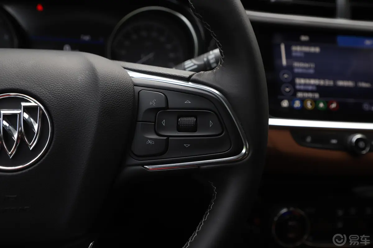 昂科拉GX20T 手自一体 四驱 全能旗舰型右侧方向盘功能按键